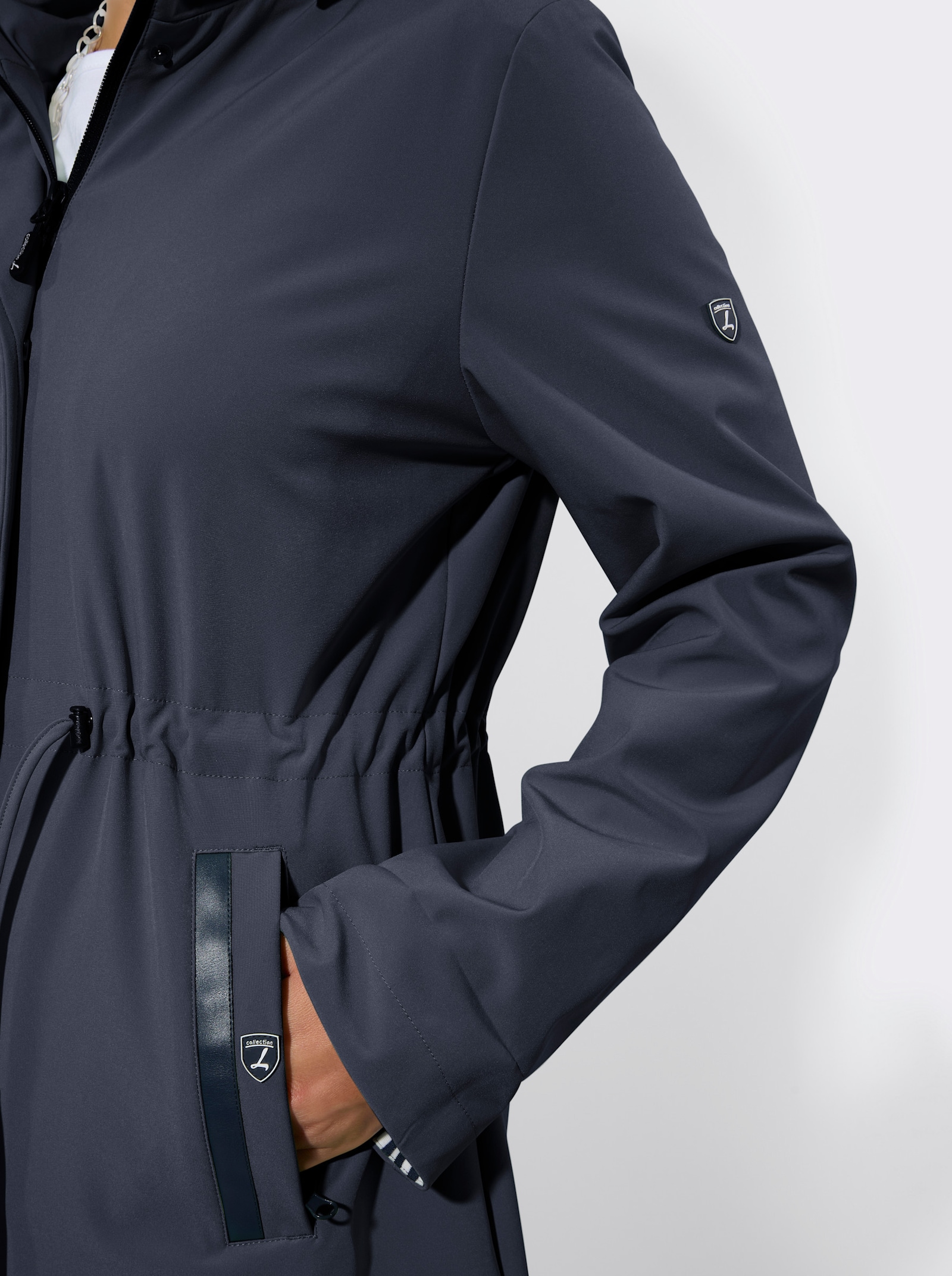 Softshelljacke mit abnehmbarer Kapuze - marine