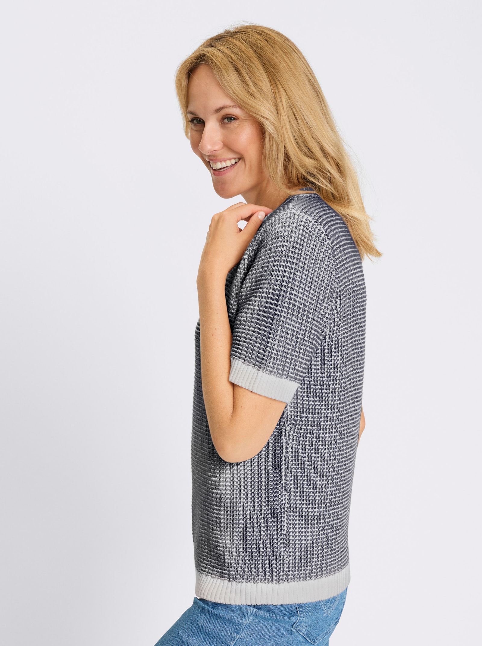 Kurzarmpullover in Baumwoll-Qualität - dunkelblau-ecru-gemustert