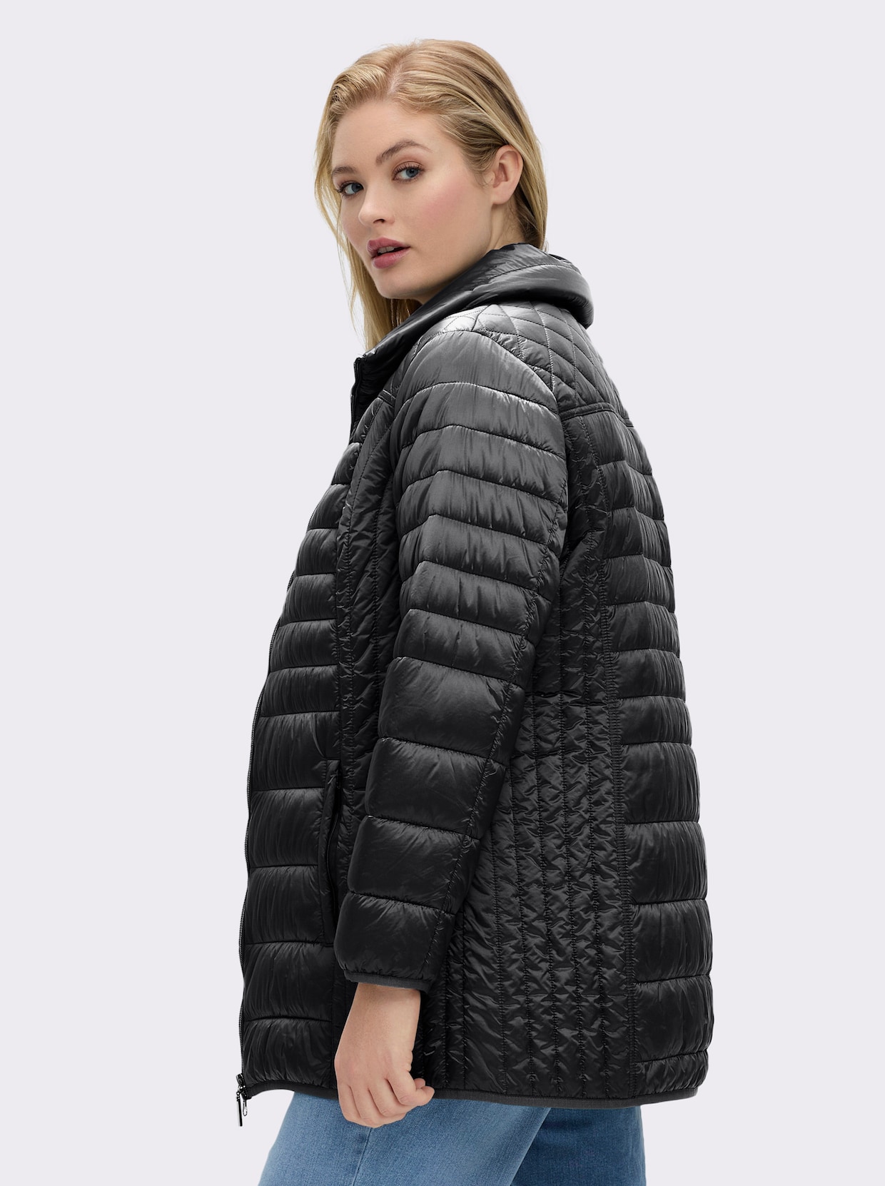 Steppjacke mit dezentem Glanz - schwarz