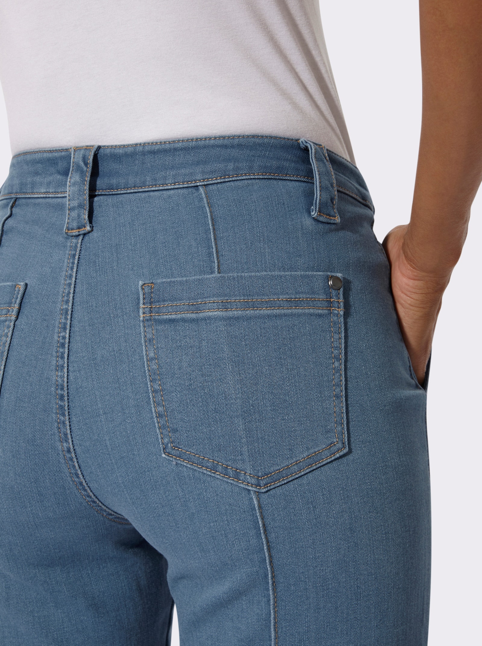 Bootcut-Jeans mit Biesen - blue-bleached