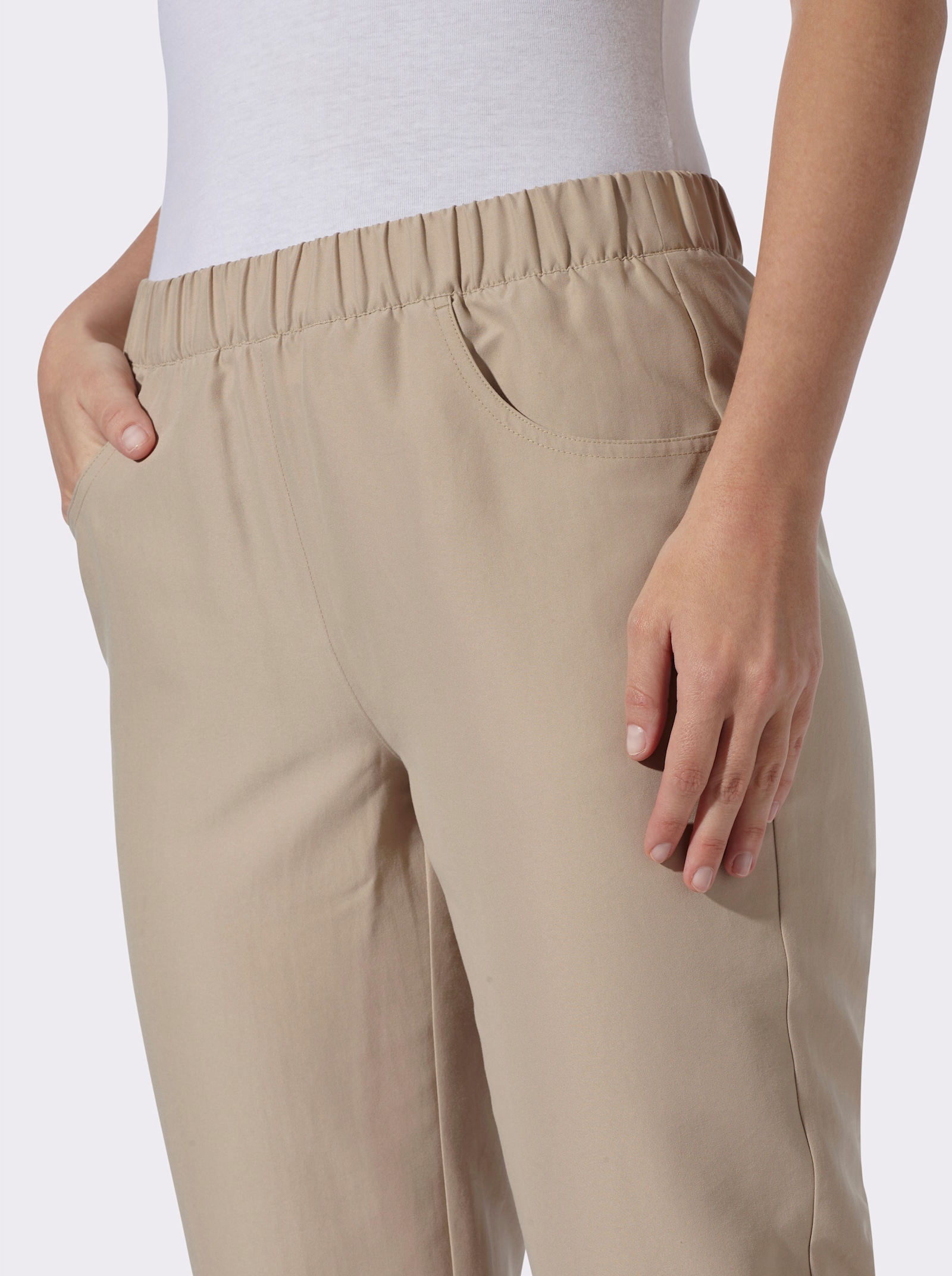 3/4-Hose in Microfaser-Qualität, bestickt - beige