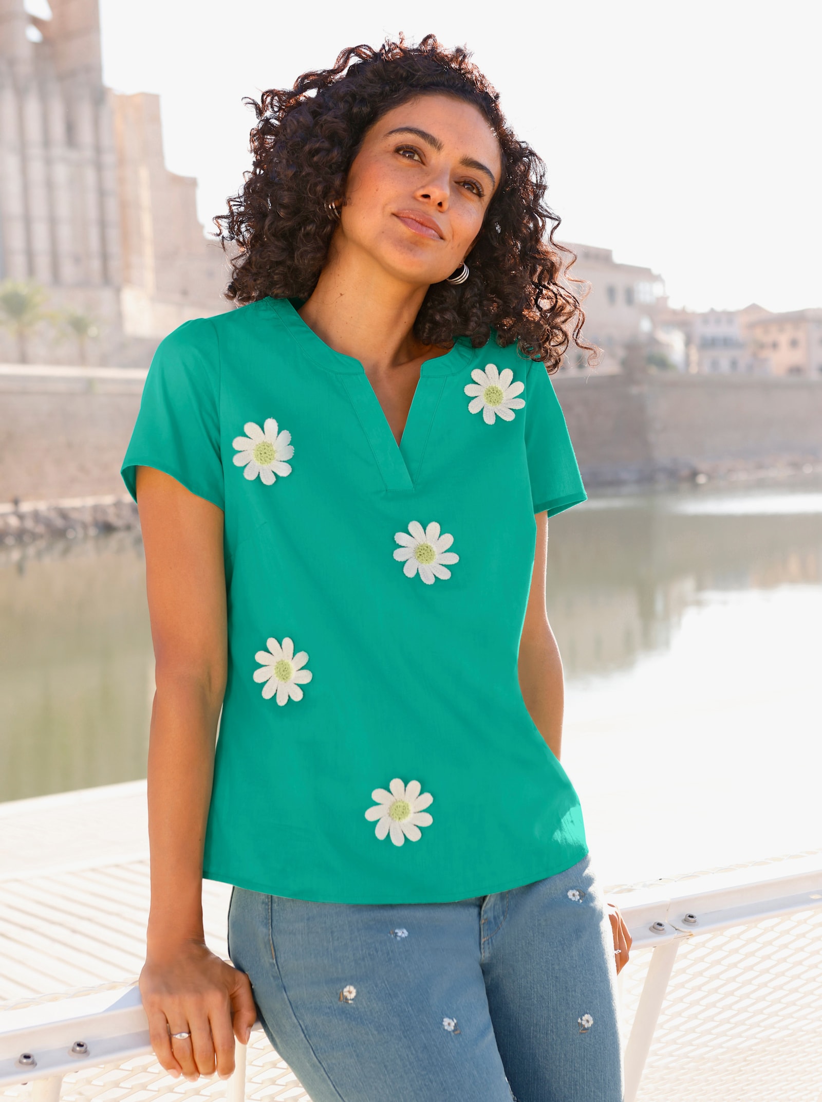 Schlupfbluse mit Blüten-Applikation - blaugrün