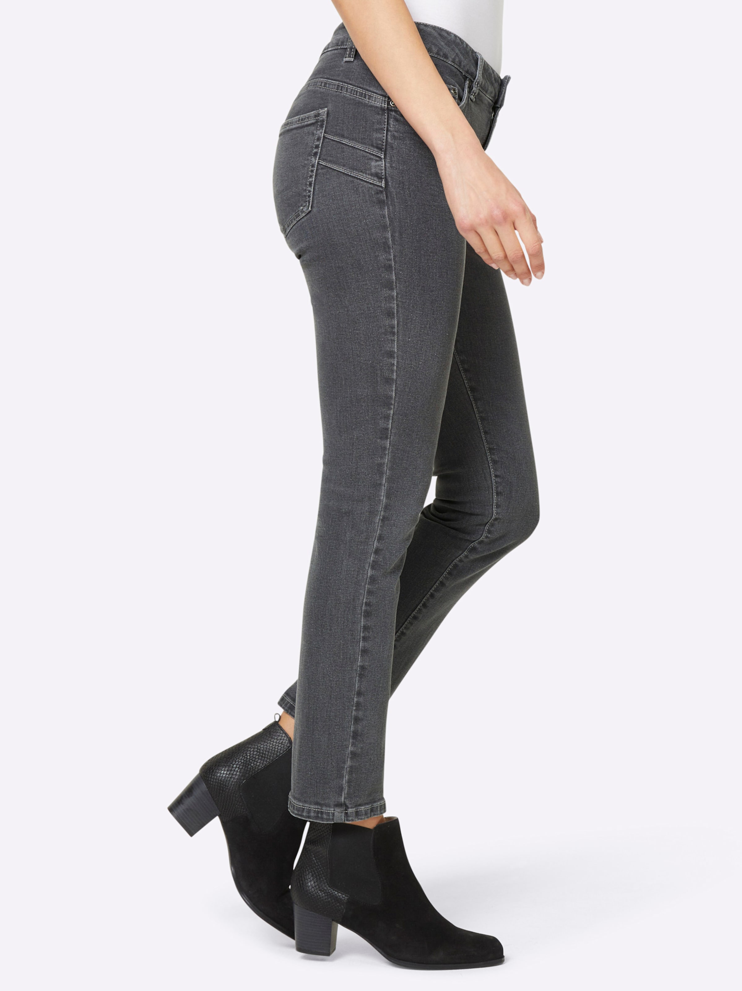 Push Up günstig Kaufen-Push-up-Jeans in grey denim von heine. Push-up-Jeans in grey denim von heine <![CDATA[Push-up-Jeans Sitzt perfekt und formt einen knackigen Po! 5-Pockets in modisch verkürzter Länge. Normale Leibhöhe. Slim fit. Fußweite ca. 36 cm. Unterstützt die Ini