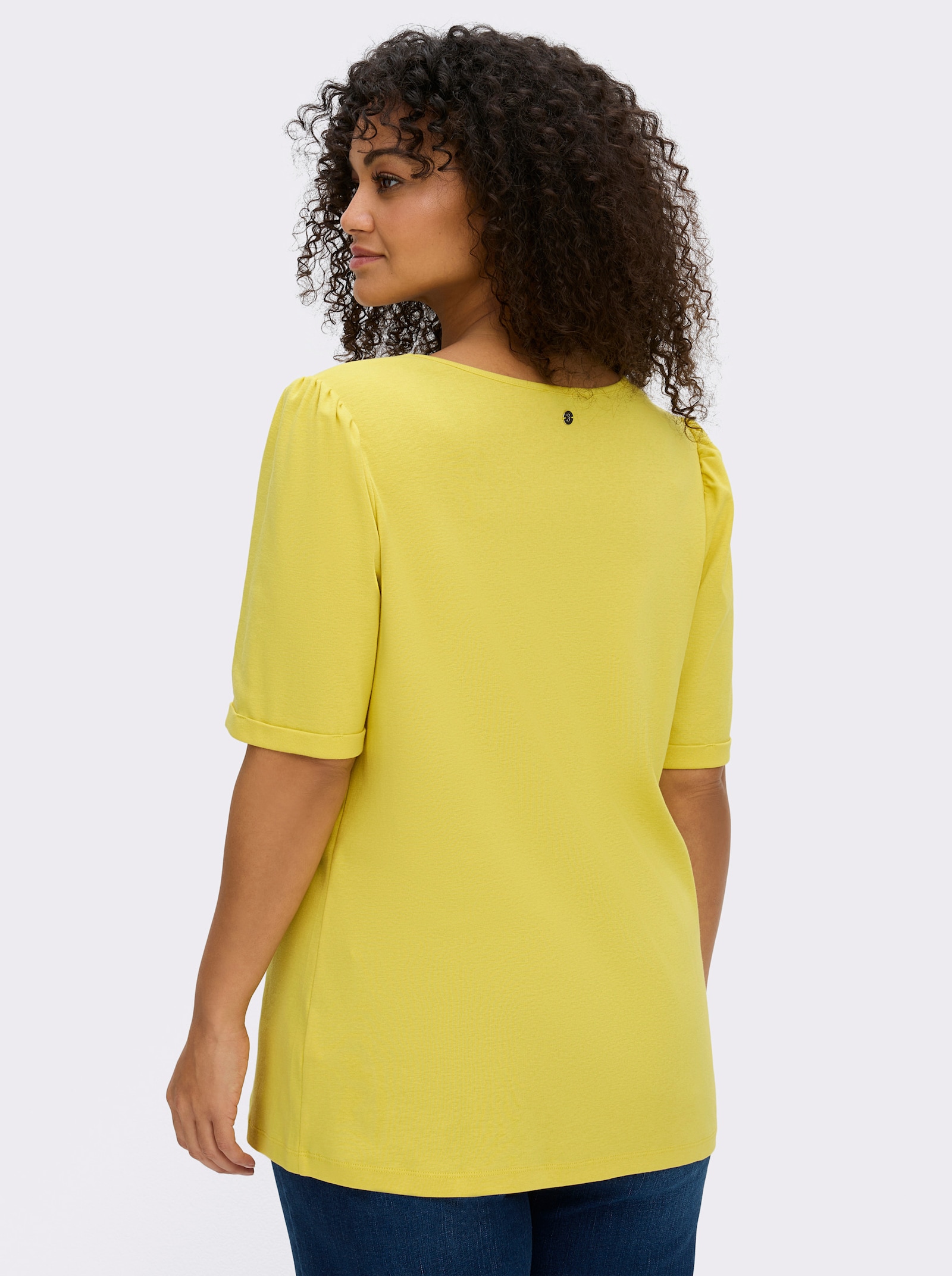 sheego V-Shirt in leicht taillierter Form - limone