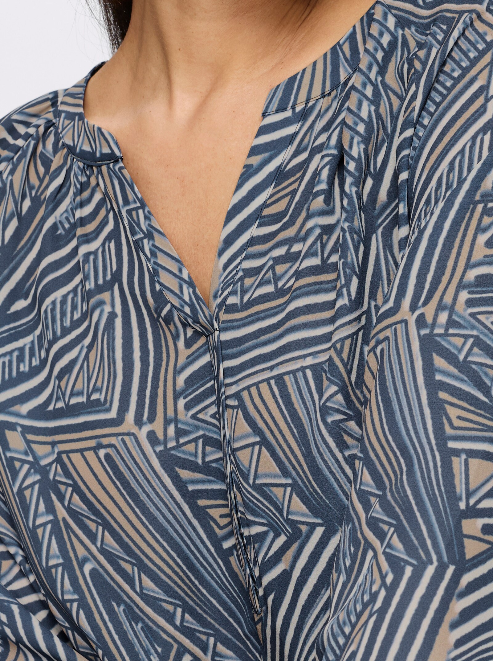 heine Druckbluse mit Grafik-Dessin - rauchblau-beige-bedruckt