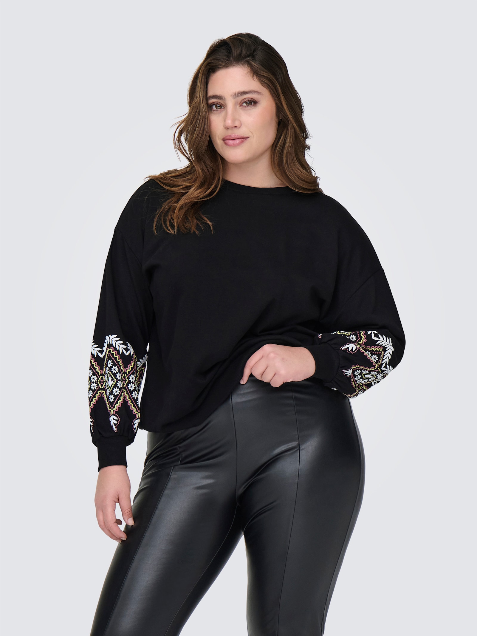 ONLY CARMAKOMA Sweatshirt - black print:ethnic