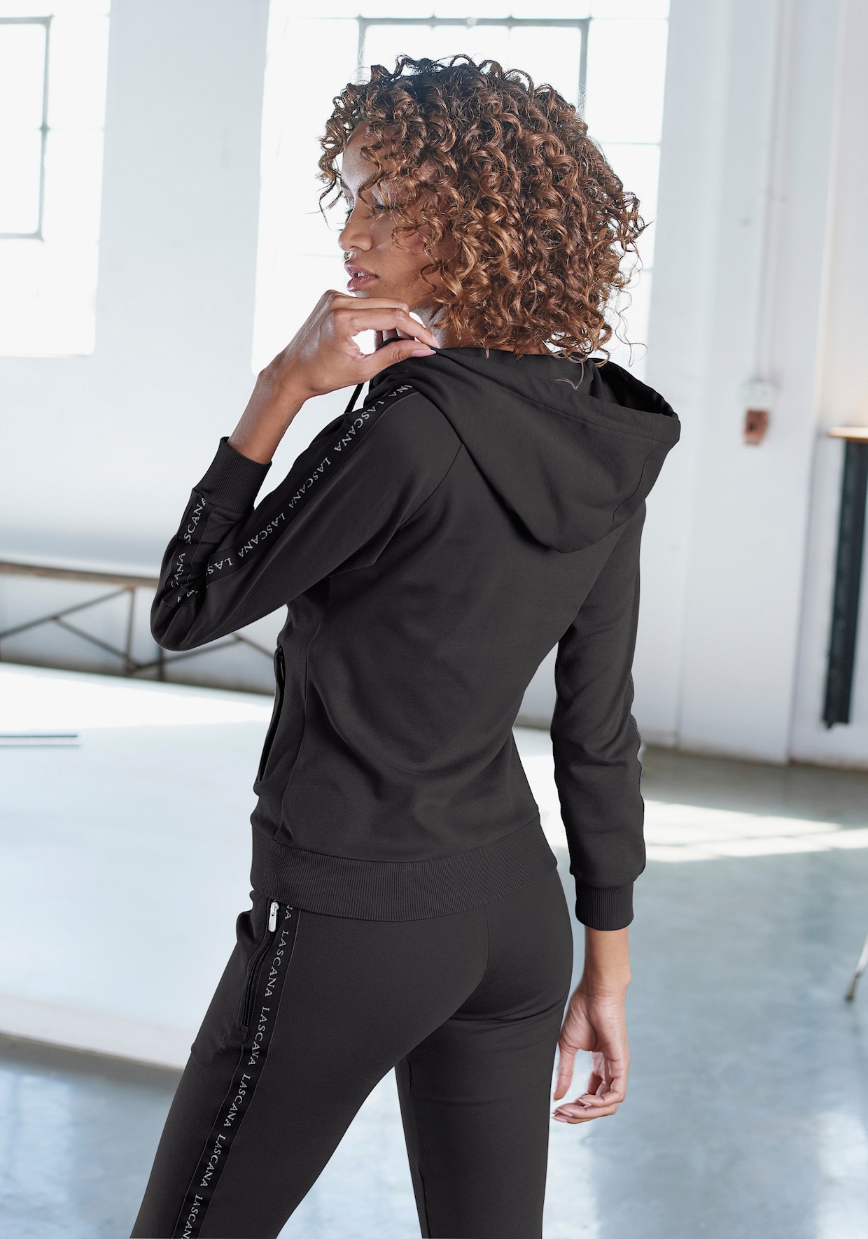 LASCANA ACTIVE Trainingsjacke - schwarz