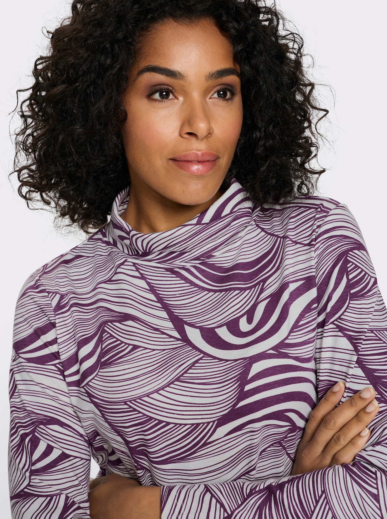 Rollkragenshirt aus reiner Baumwolle - traube-ecru-bedruckt