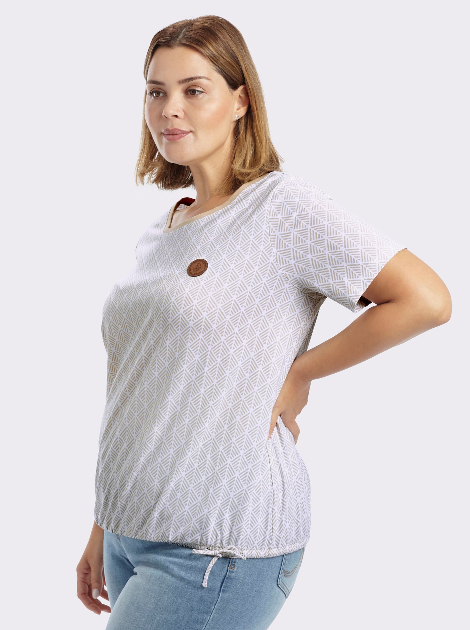 sheego Rundhalsshirt mit elastischem Tunnelzug - sand-weiß-bedruckt