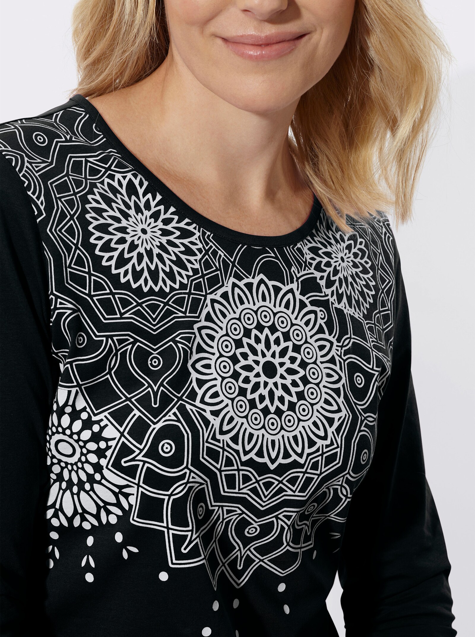 Langarmshirt mit Ornament-Druck - schwarz-ecru-bedruckt