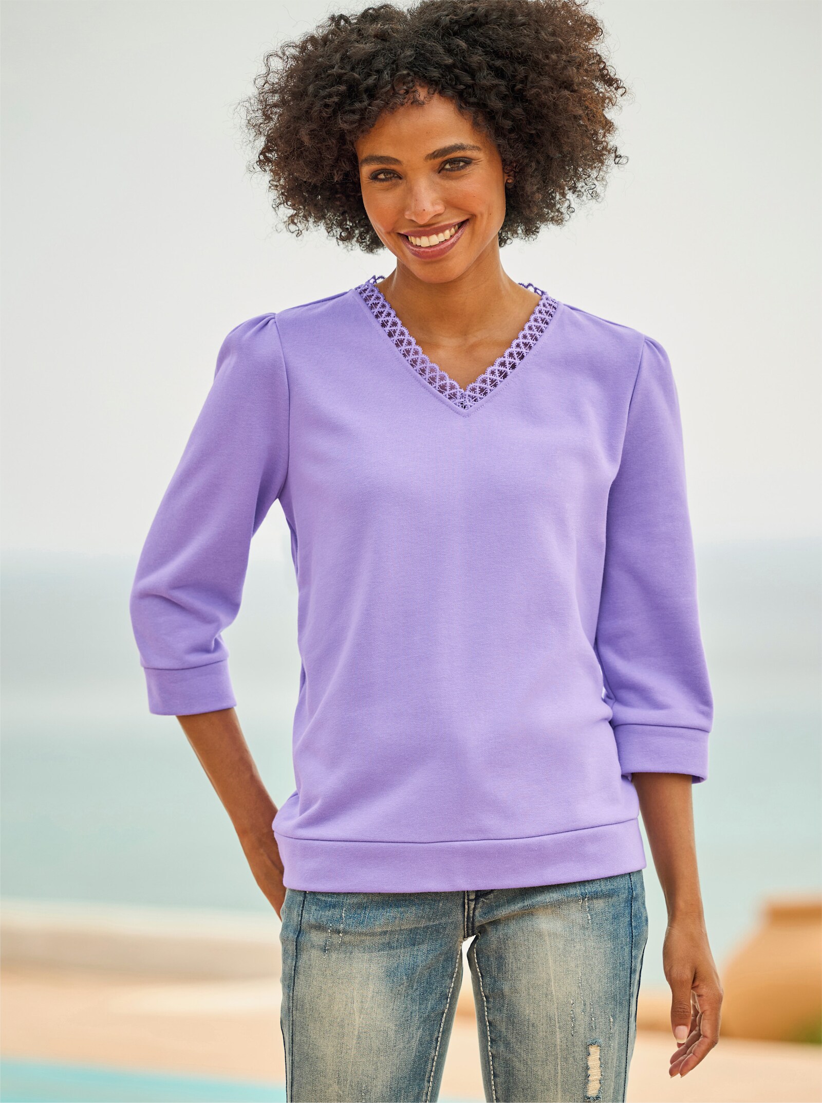 heine Sweatshirt mit Spitze am V-Ausschnitt - lavendel