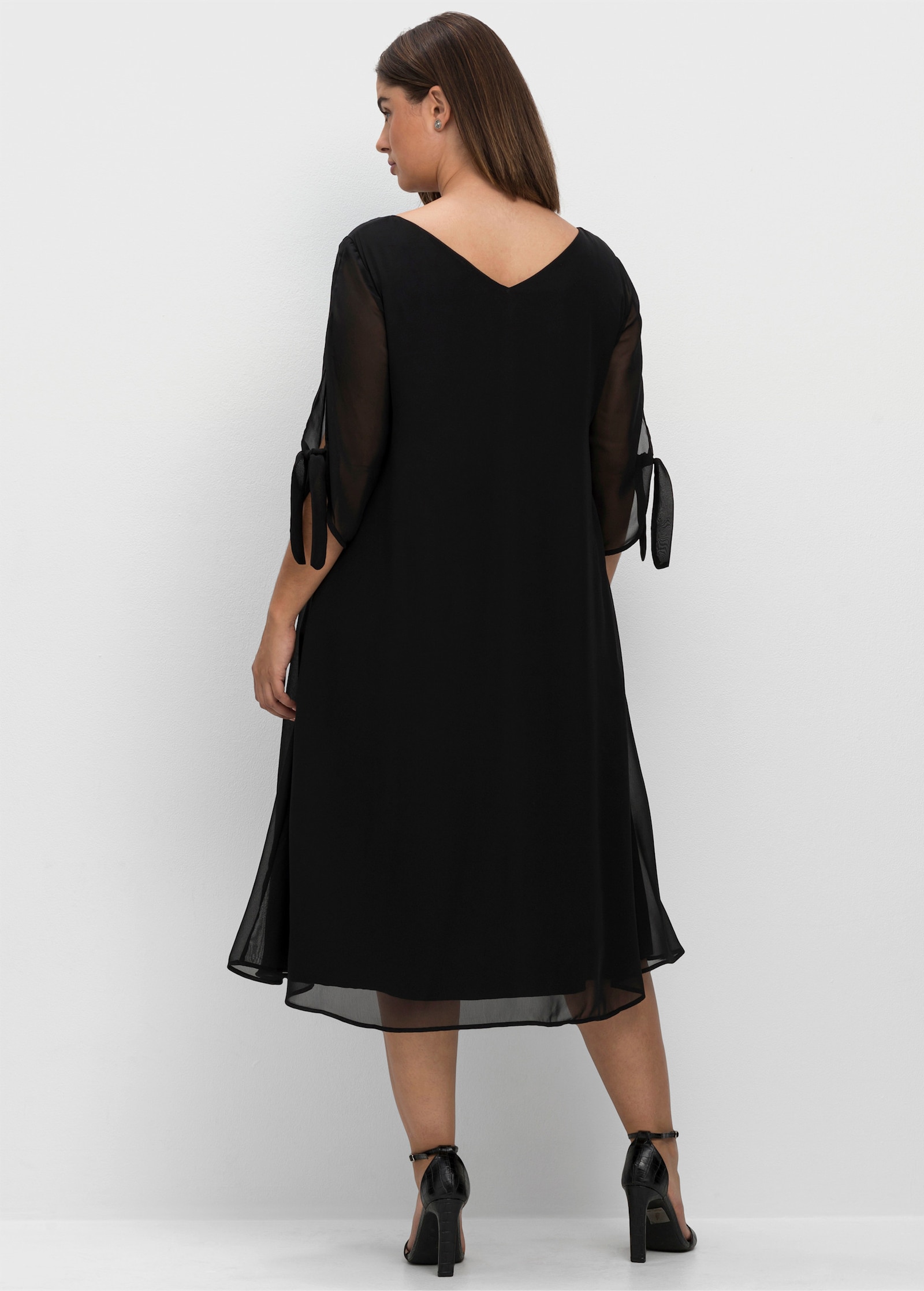 sheego Chiffonkleid in Midilänge - schwarz