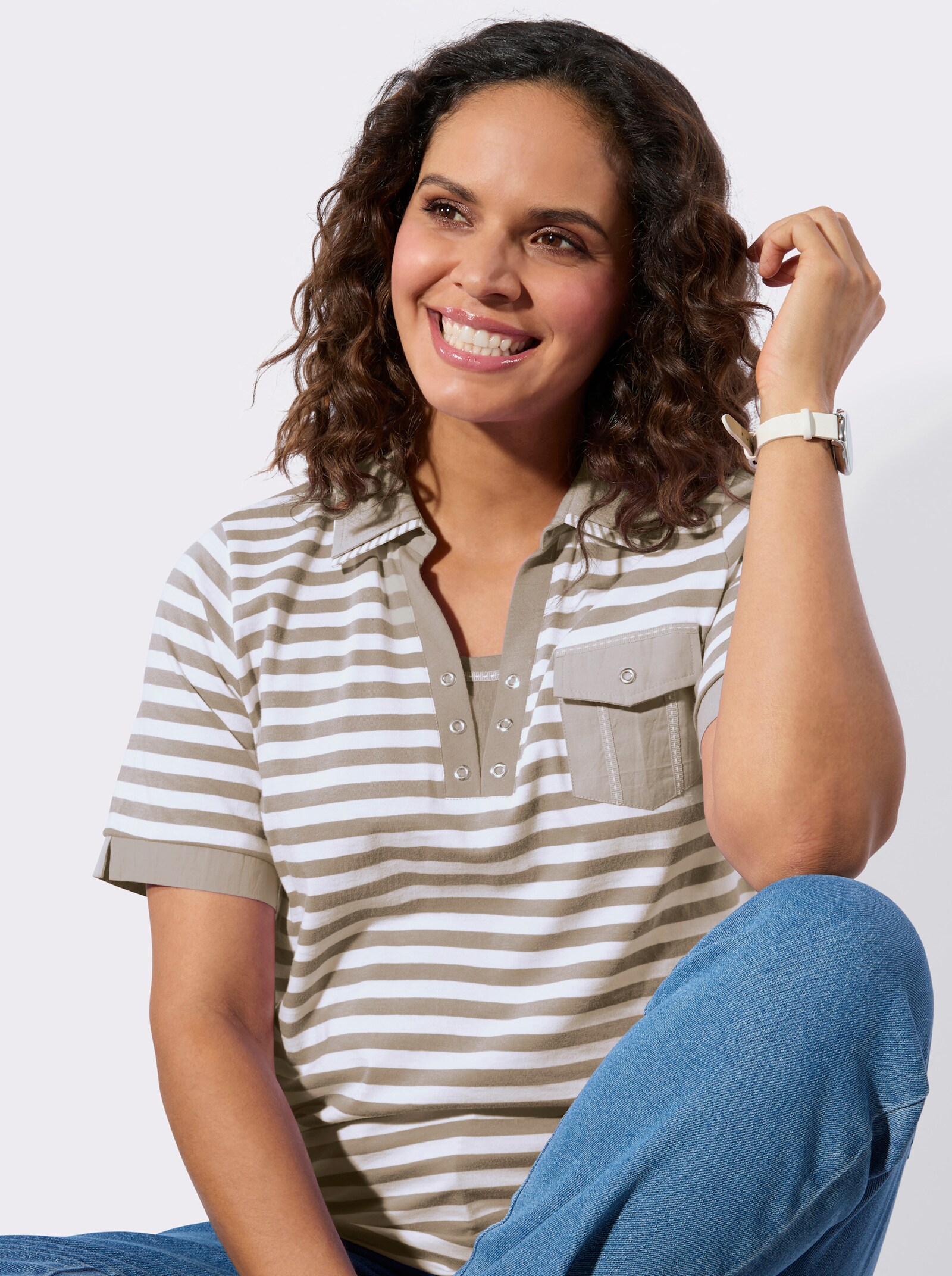 Poloshirt mit Ösen-Verzierung - sesam-weiss-geringelt