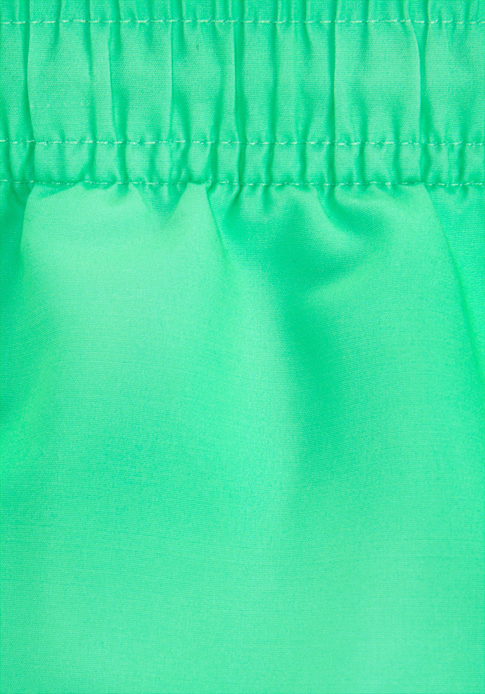 John Devin Badeshorts - grün