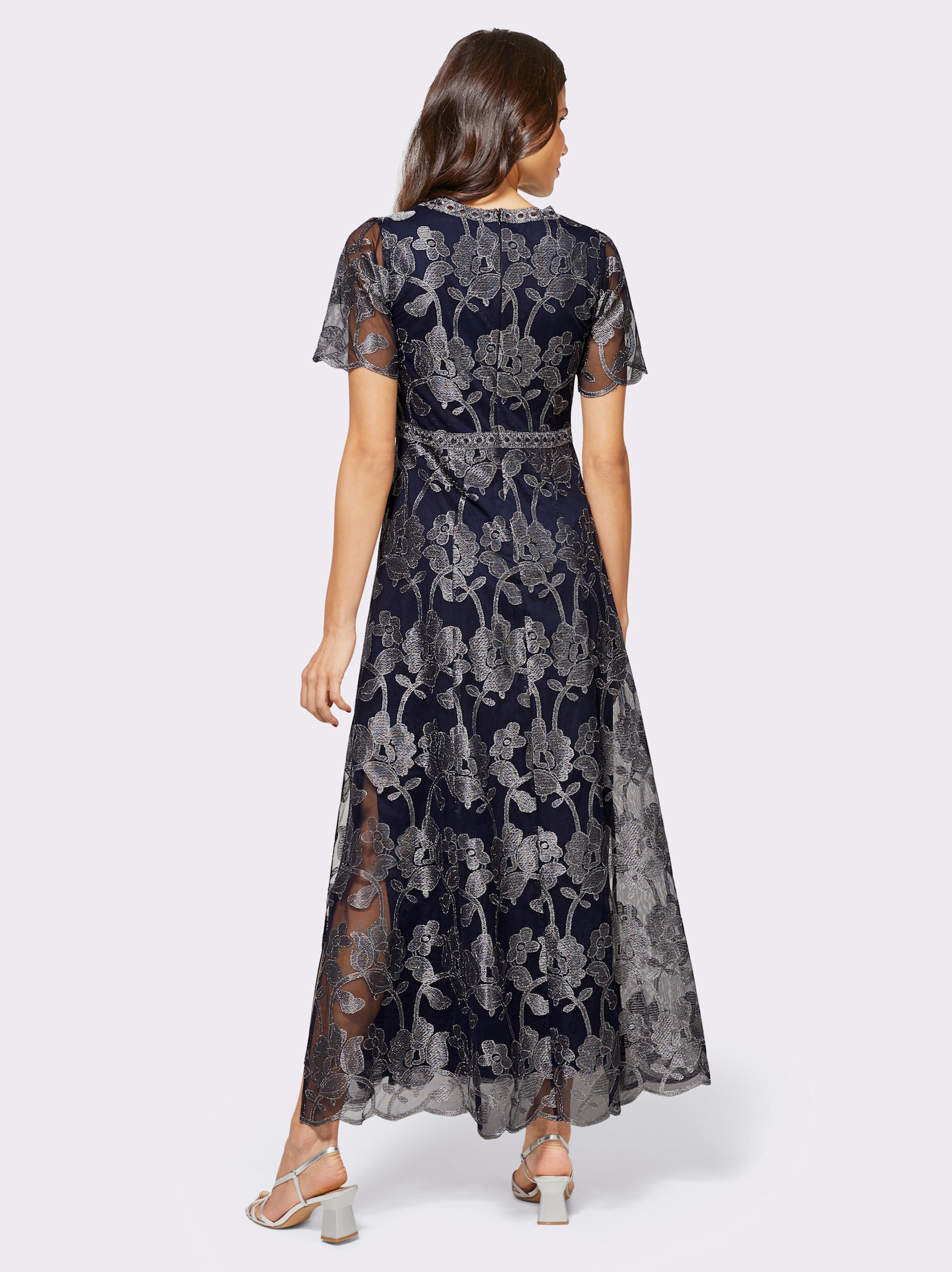 heine Abendkleid mit glänzender Blütenstickerei - marine