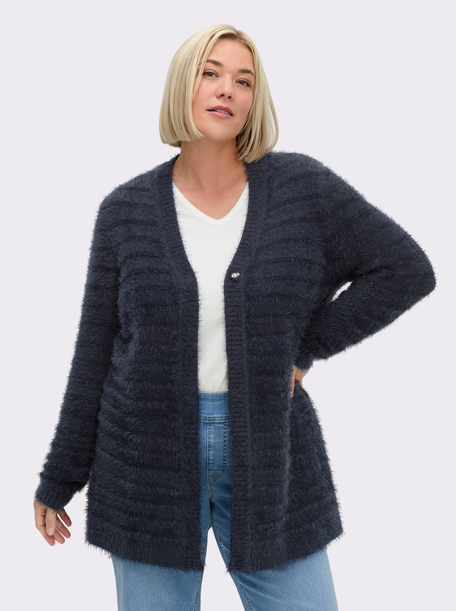 sheego Strickjacke in langer Form mit Druckknopf - tiefblau