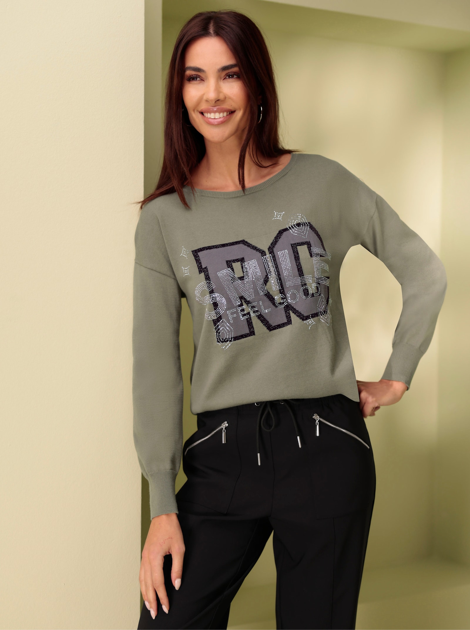 heine Pull à encolure ronde avec inscription imprimée - kaki-noir à motifs