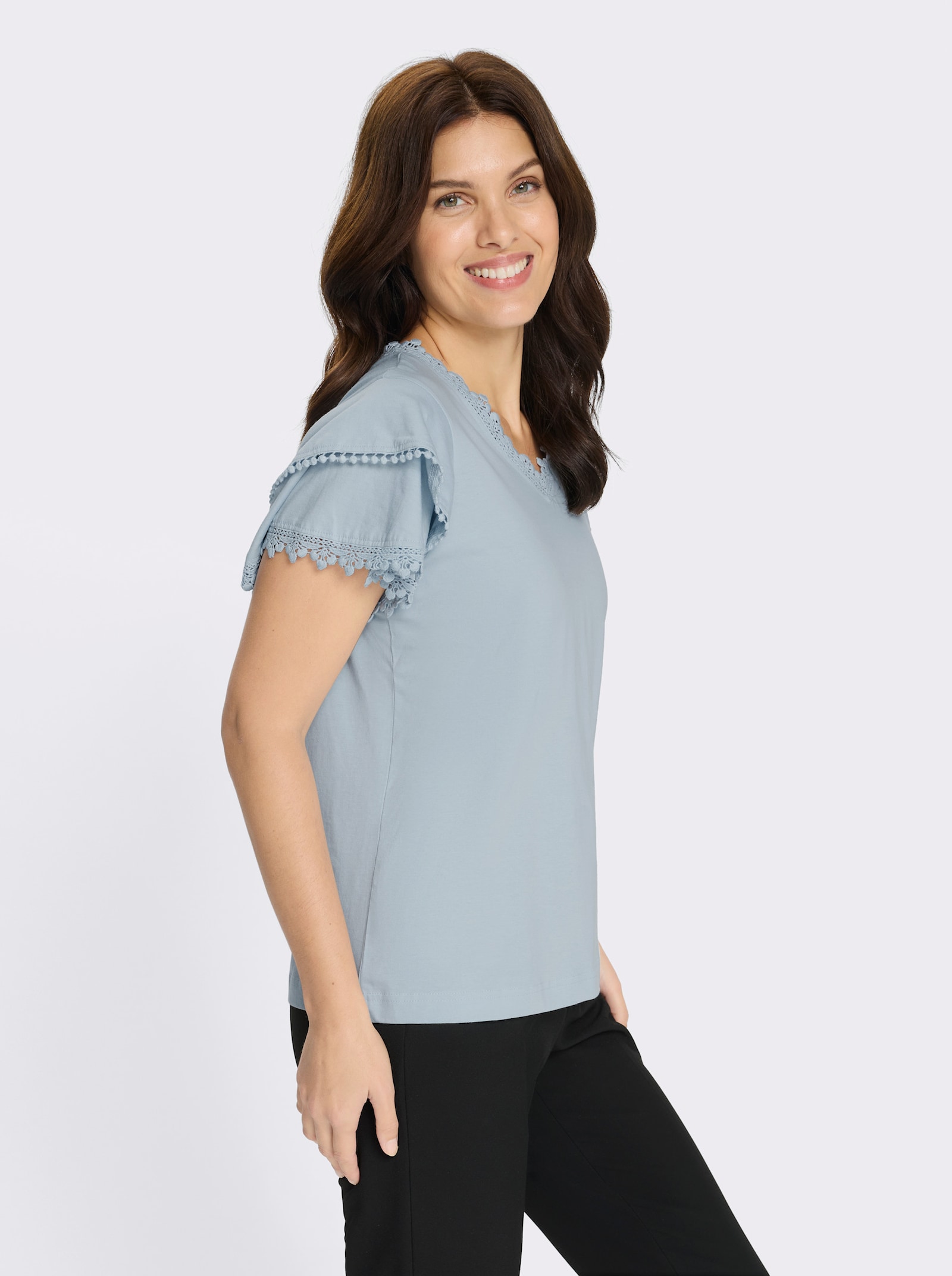 V-Shirt mit Spitzen-Details - hellblau