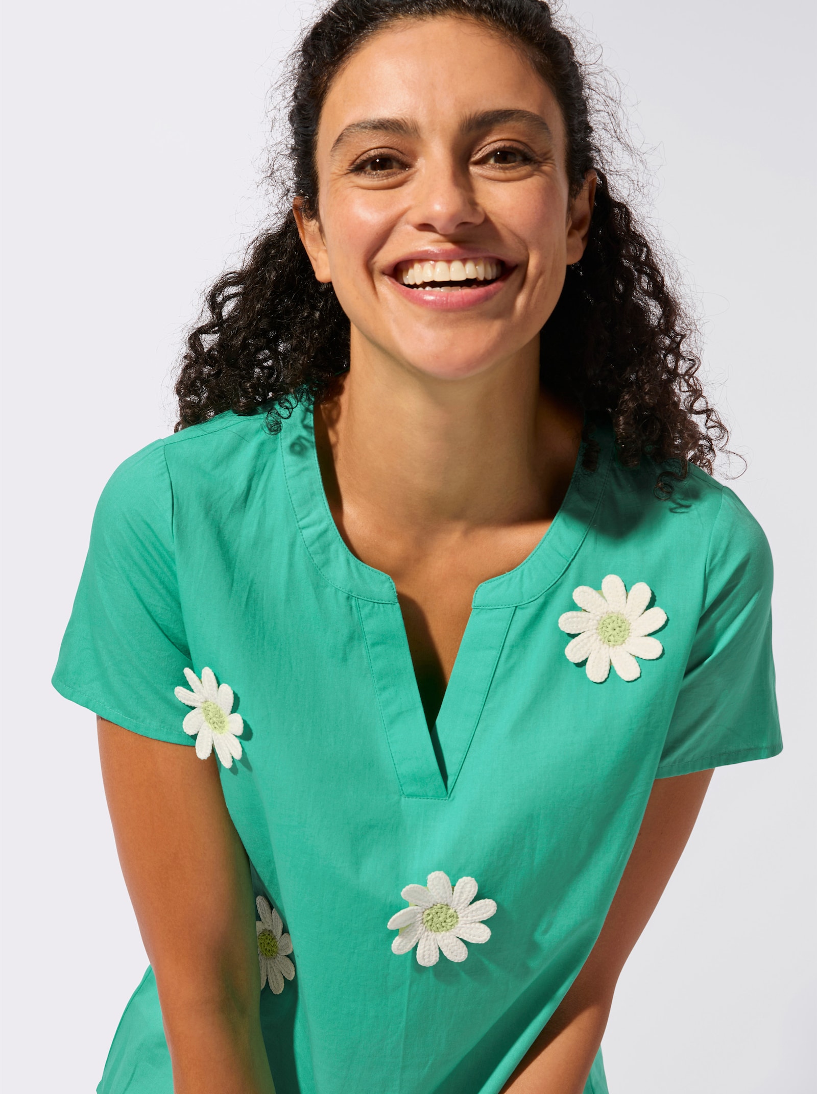 Schlupfbluse mit Blüten-Applikation - blaugrün