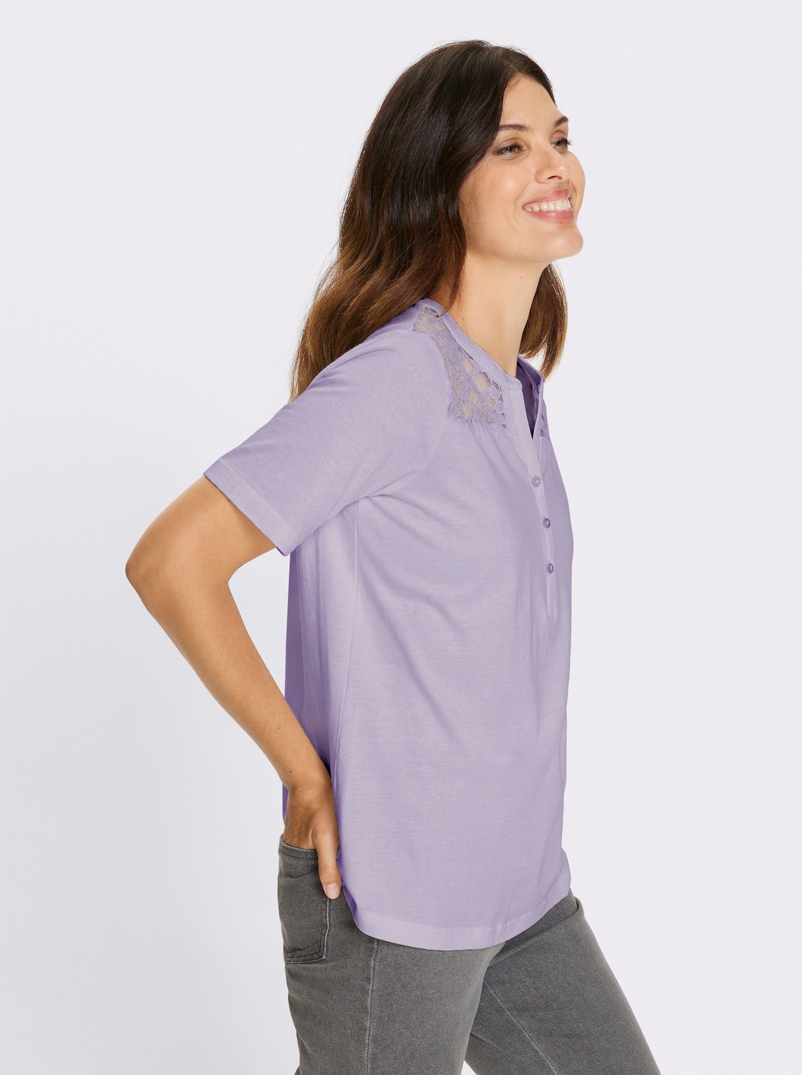 Kurzarmshirt mit Spitzen-Einsatz - flieder