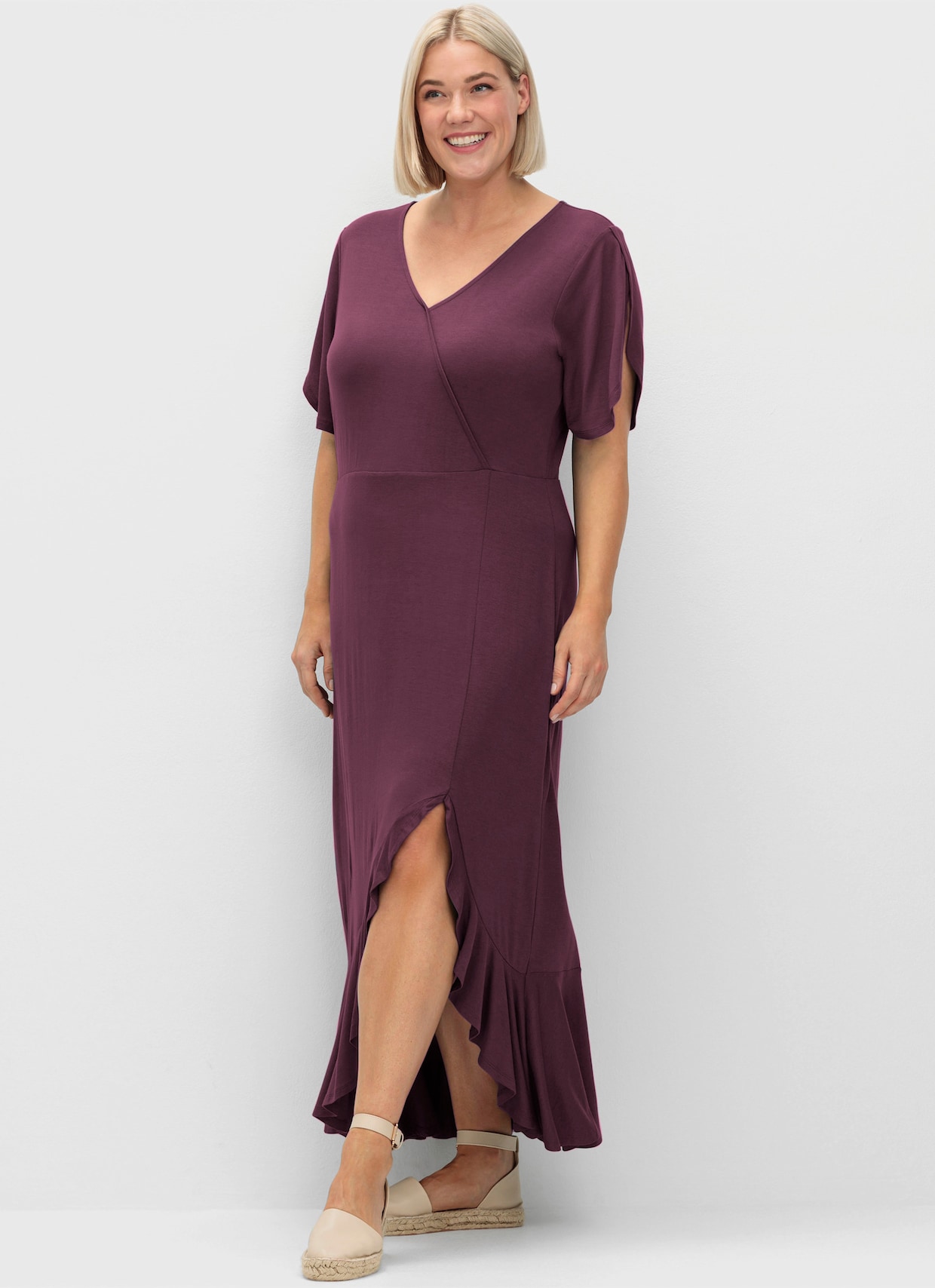 sheego Jerseykleid in Wickeloptik, mit Volantrock - burgund