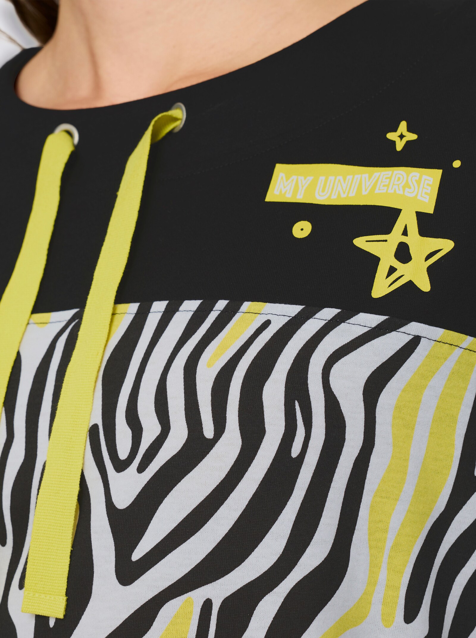 Kurzarmshirt im Animal-Dessin - schwarz-weiß-bedruckt