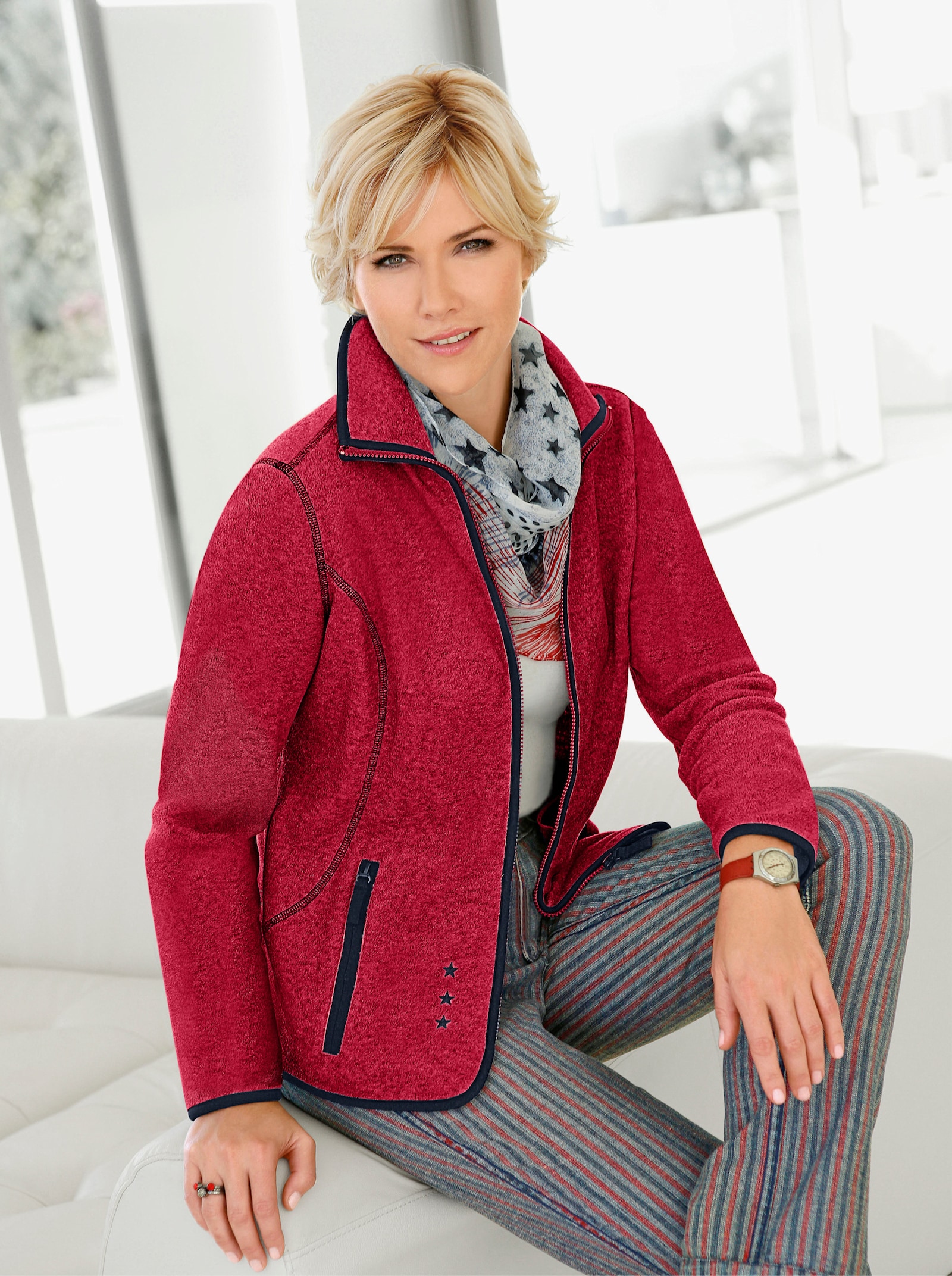 Fleecejack met sterretjesborduursel - rood