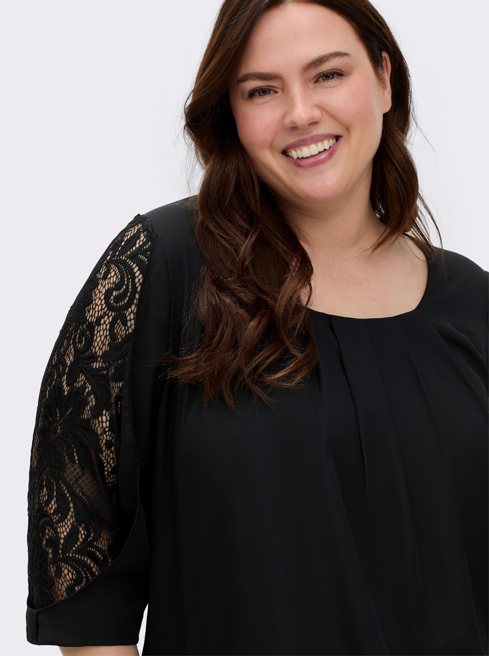 sheego by Joe Browns Tuniek met transparante kantinzet - zwart