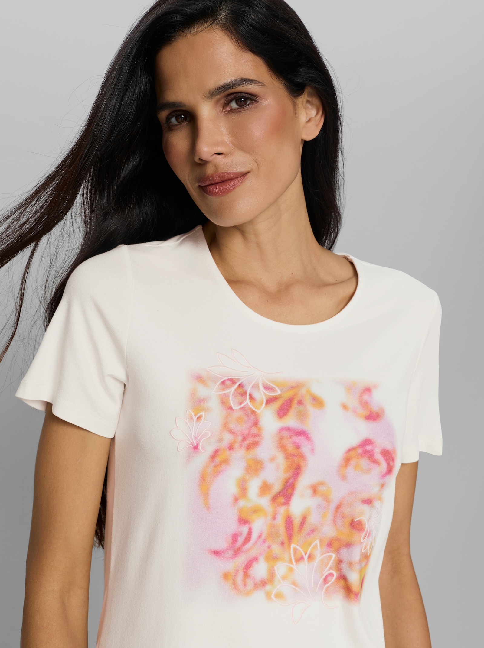 heine Kurzarmshirt mit floraler Stickerei - ecru-hellrosé-bedruckt