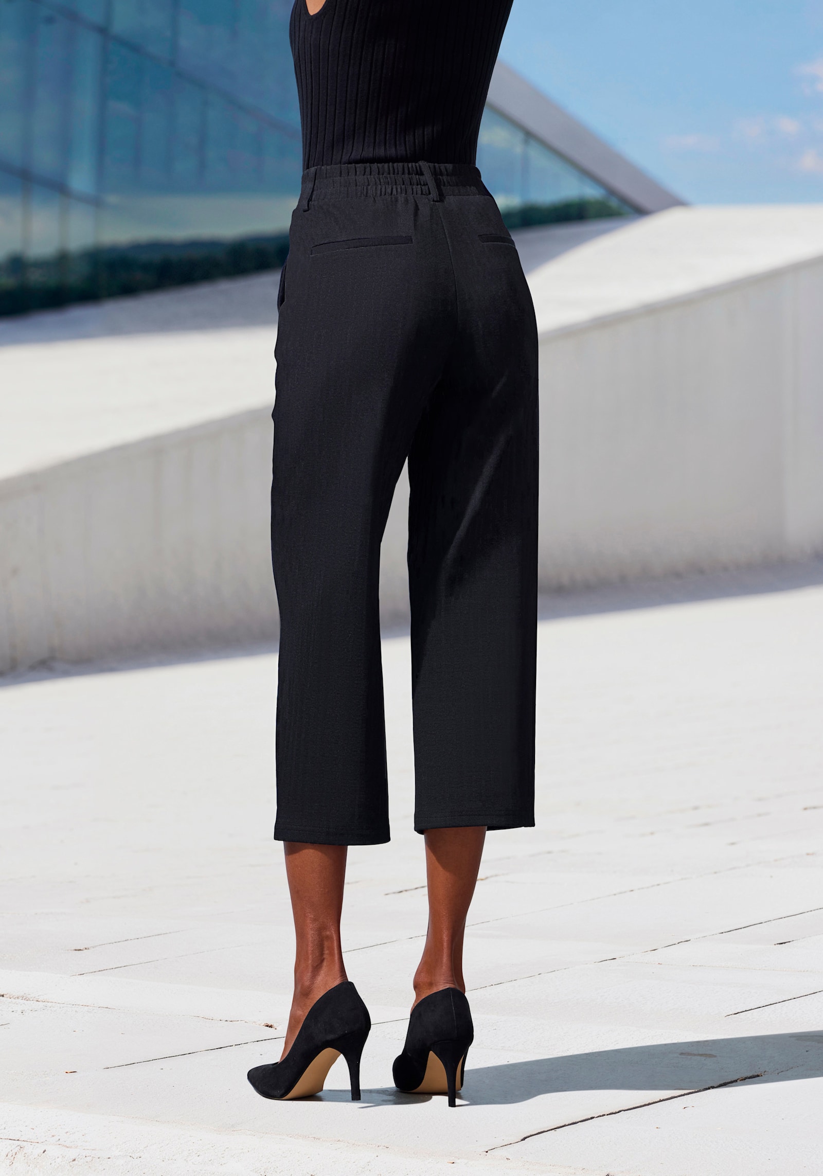LASCANA Pantalon large - noir uni