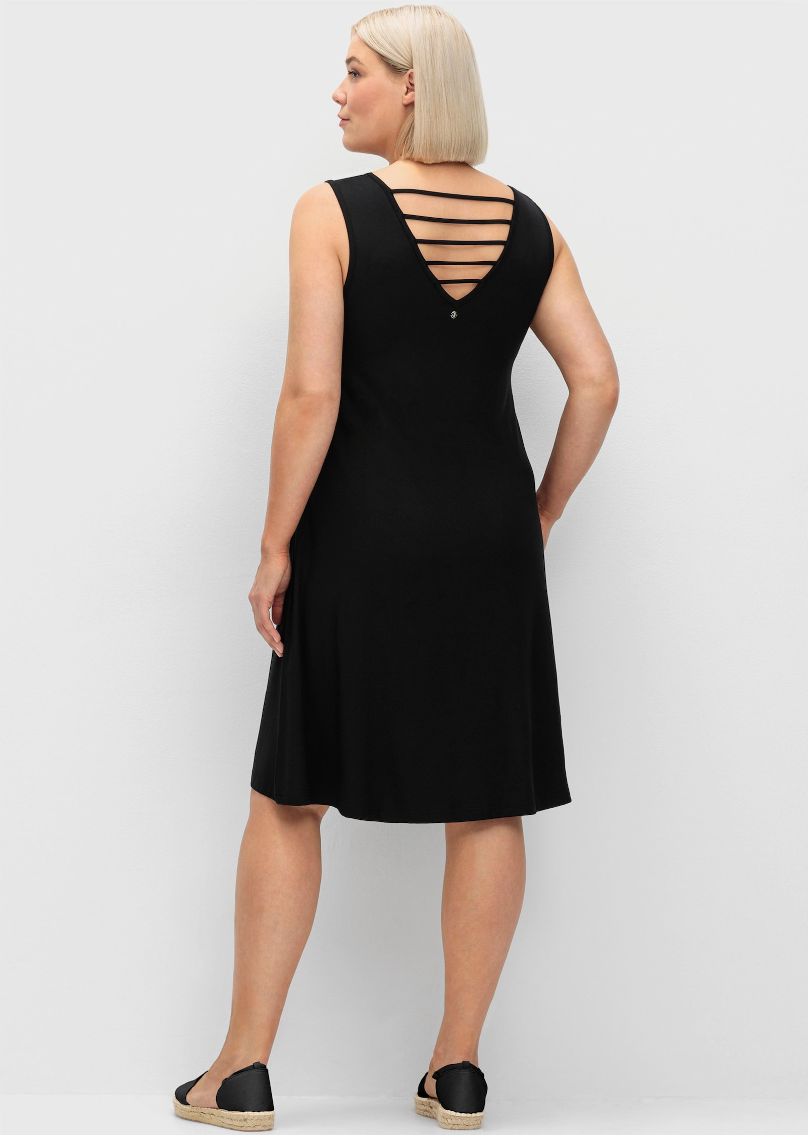 sheego Jerseykleid mit V-Ausschnitt - schwarz