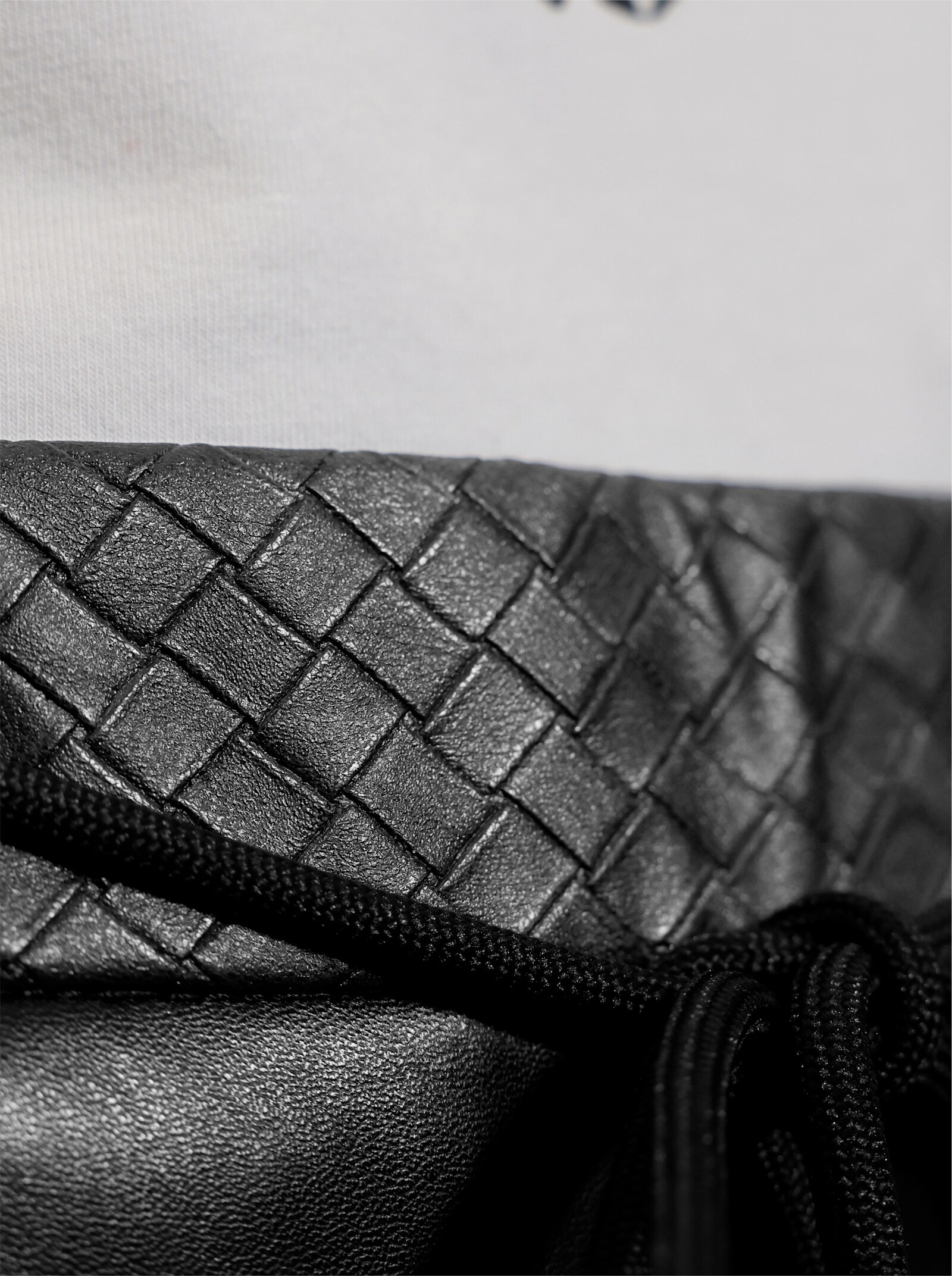 Lederimitathose mit weitenverstellbarem Bund - schwarz