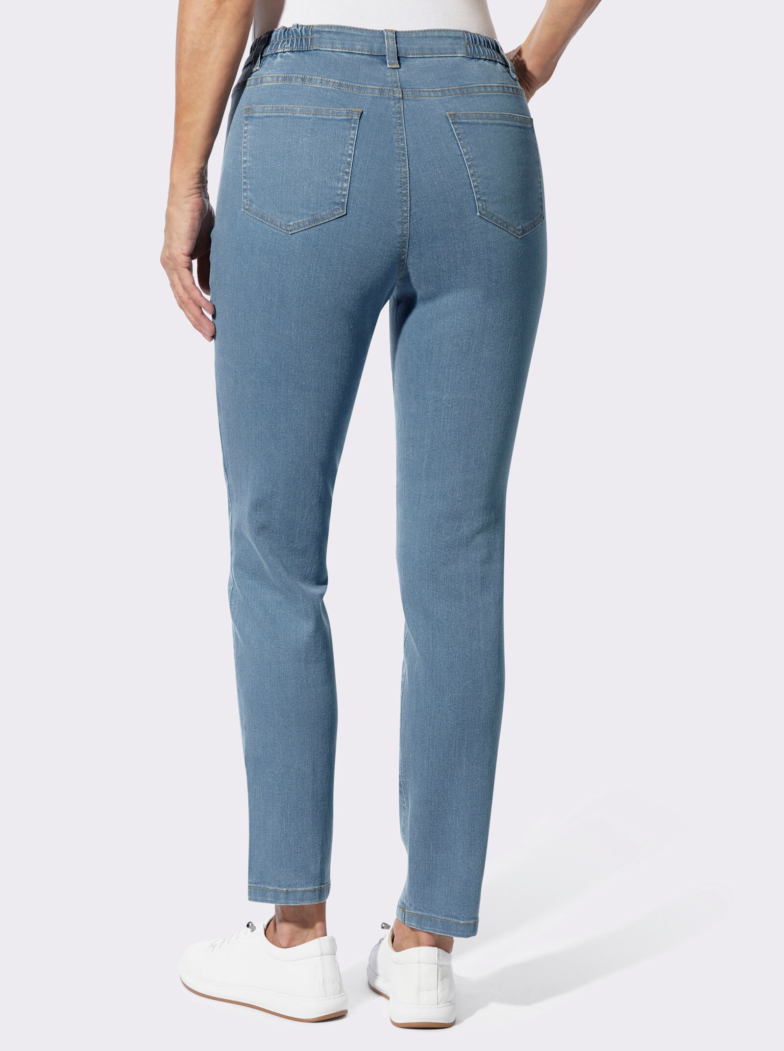 Jeans in schmaler Form - blue-bleached