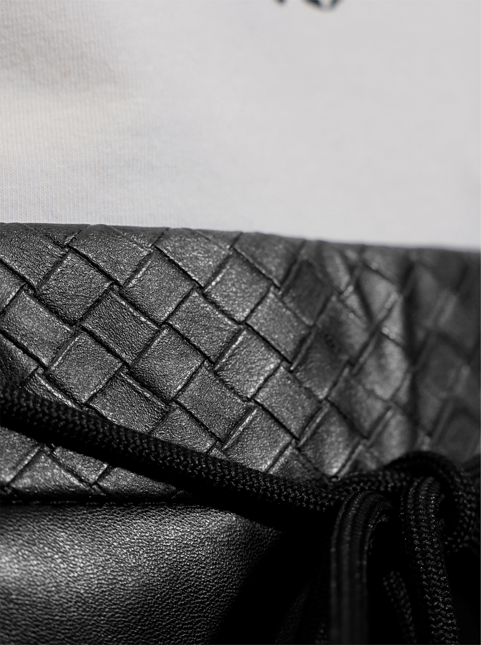 Lederimitathose mit weitenverstellbarem Bund - schwarz