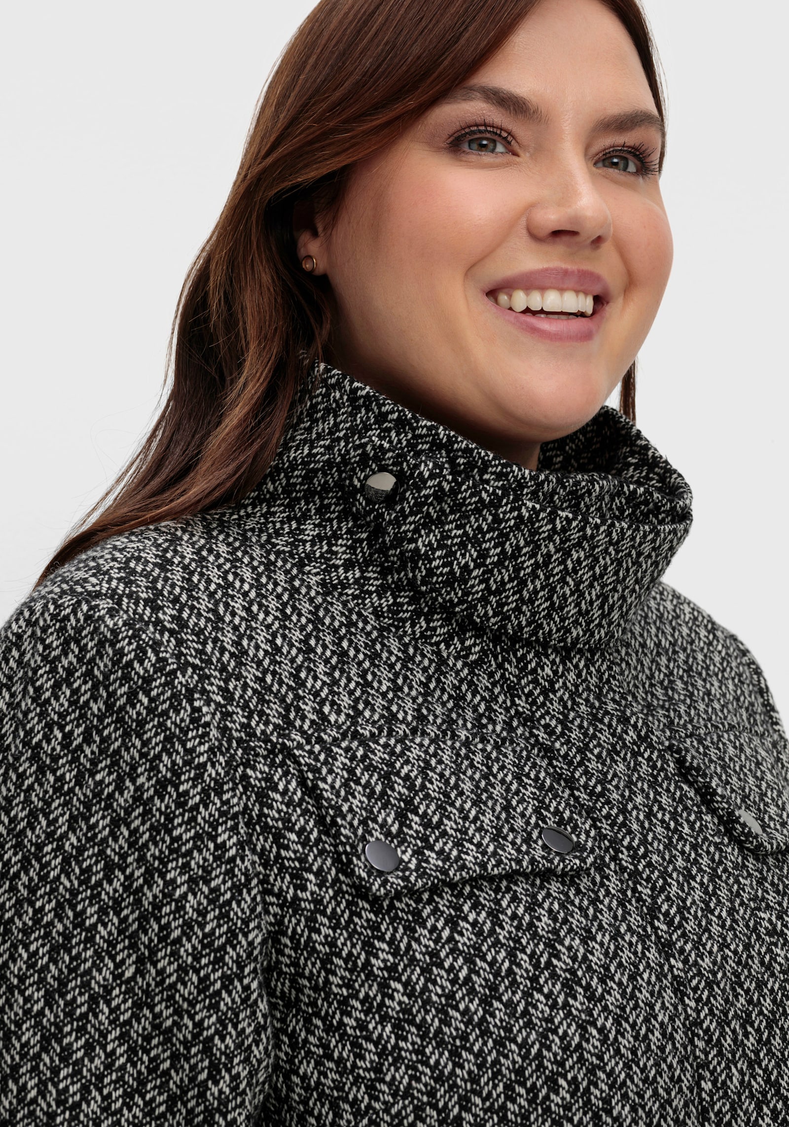 sheego Mantel im Cargo-Stil - schwarz-weiß