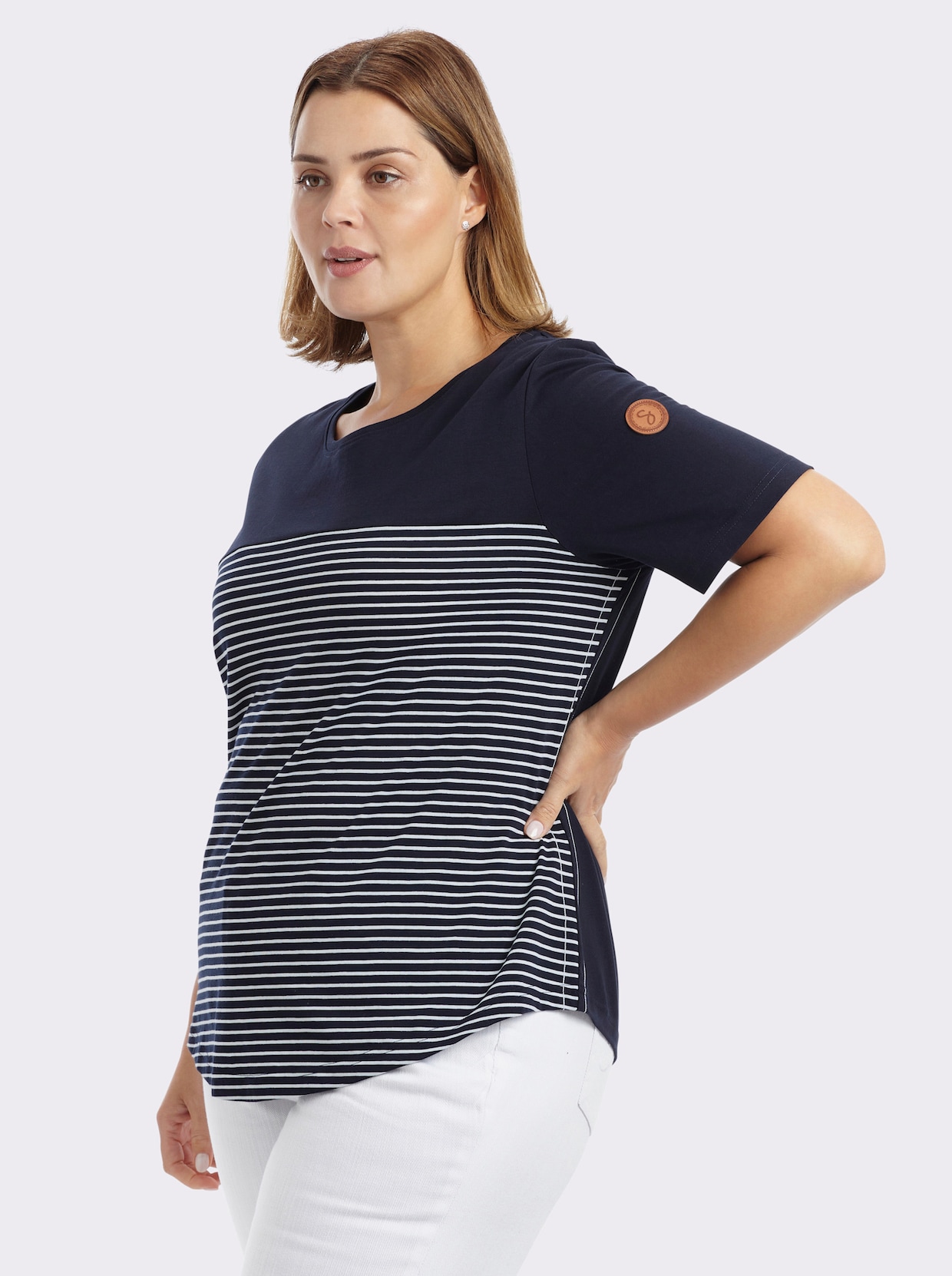 sheego T-shirt à rayures ajusté - bleu foncé-blanc à rayures fines