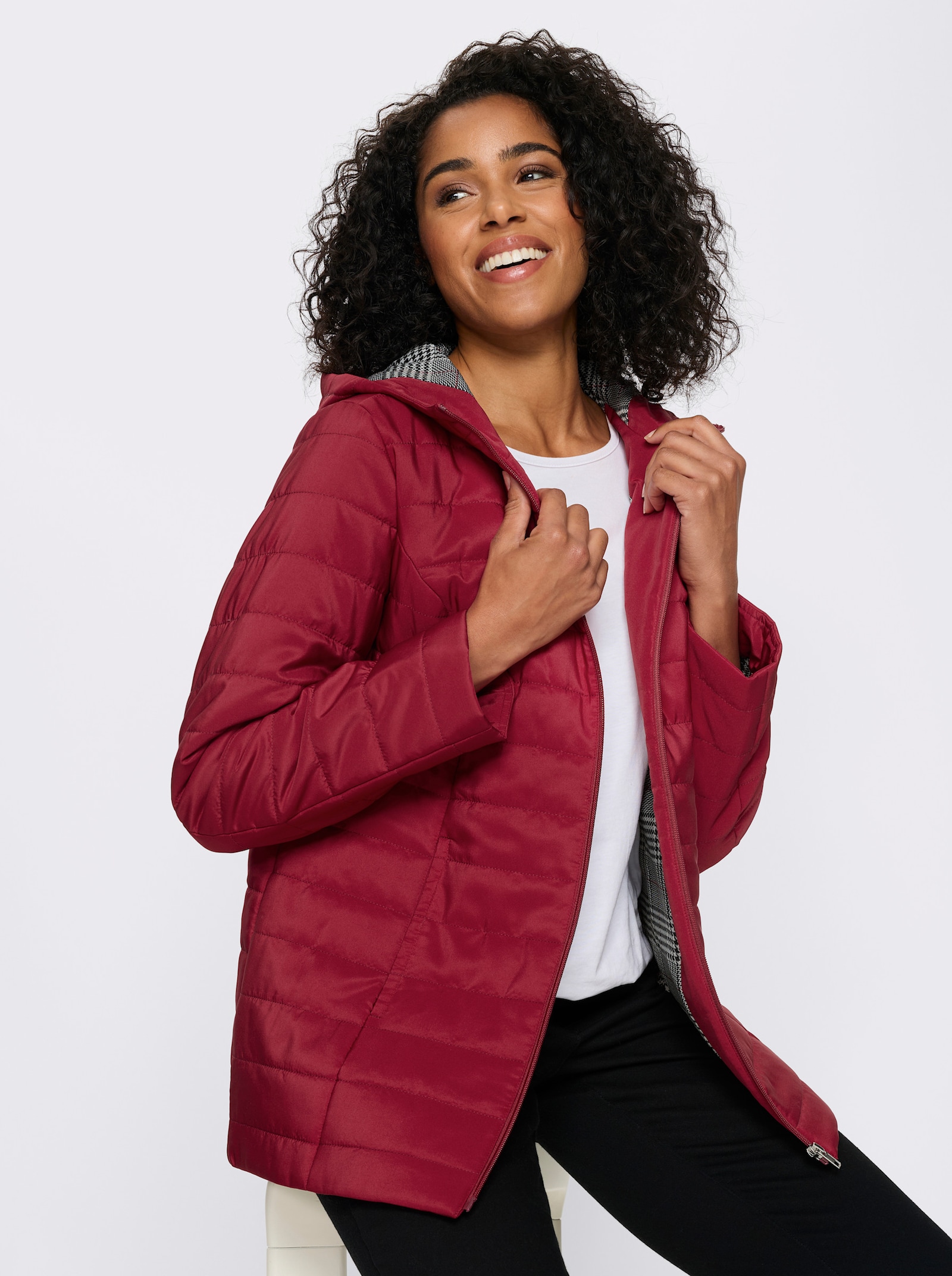 Steppjacke mit bedrucktem Futter - kirsche