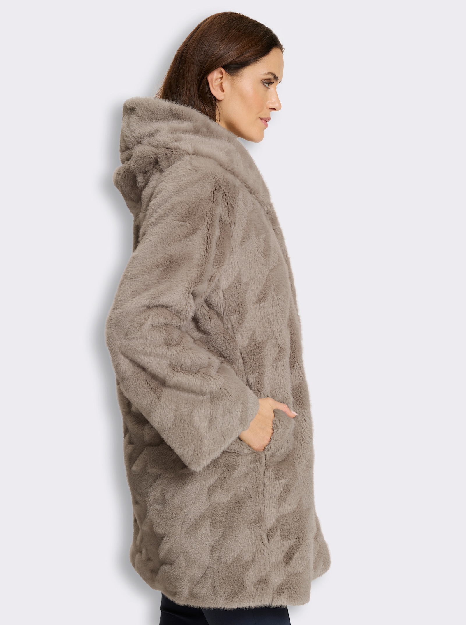 heine Fellimitatjacke mit Kapuze - sesam-gemustert