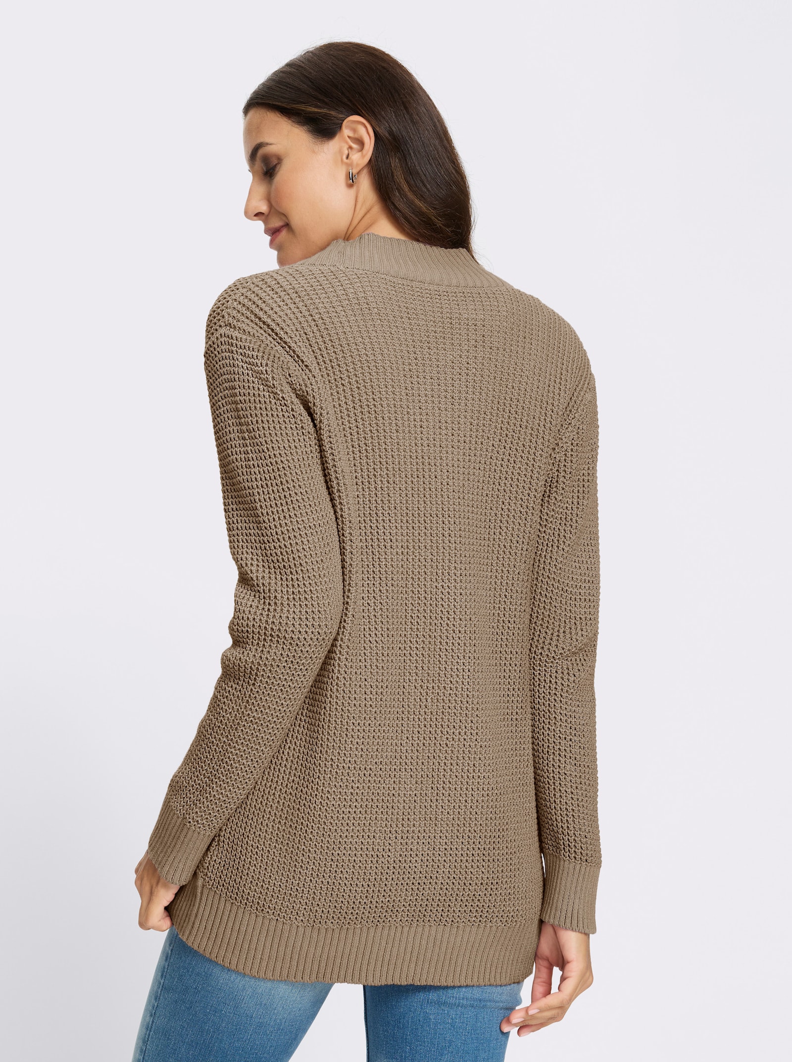 Strickjacke mit abgerundetem Saum vorne - beige