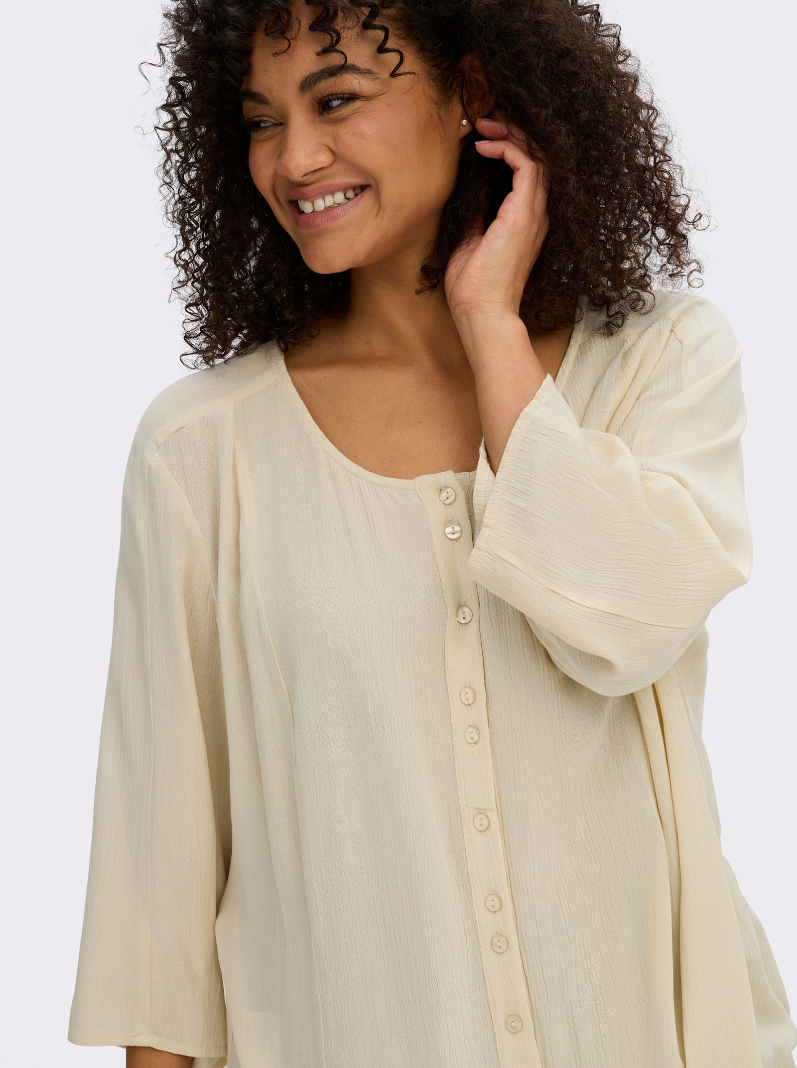 sheego Crinklebluse mit Volant am Saum - sand