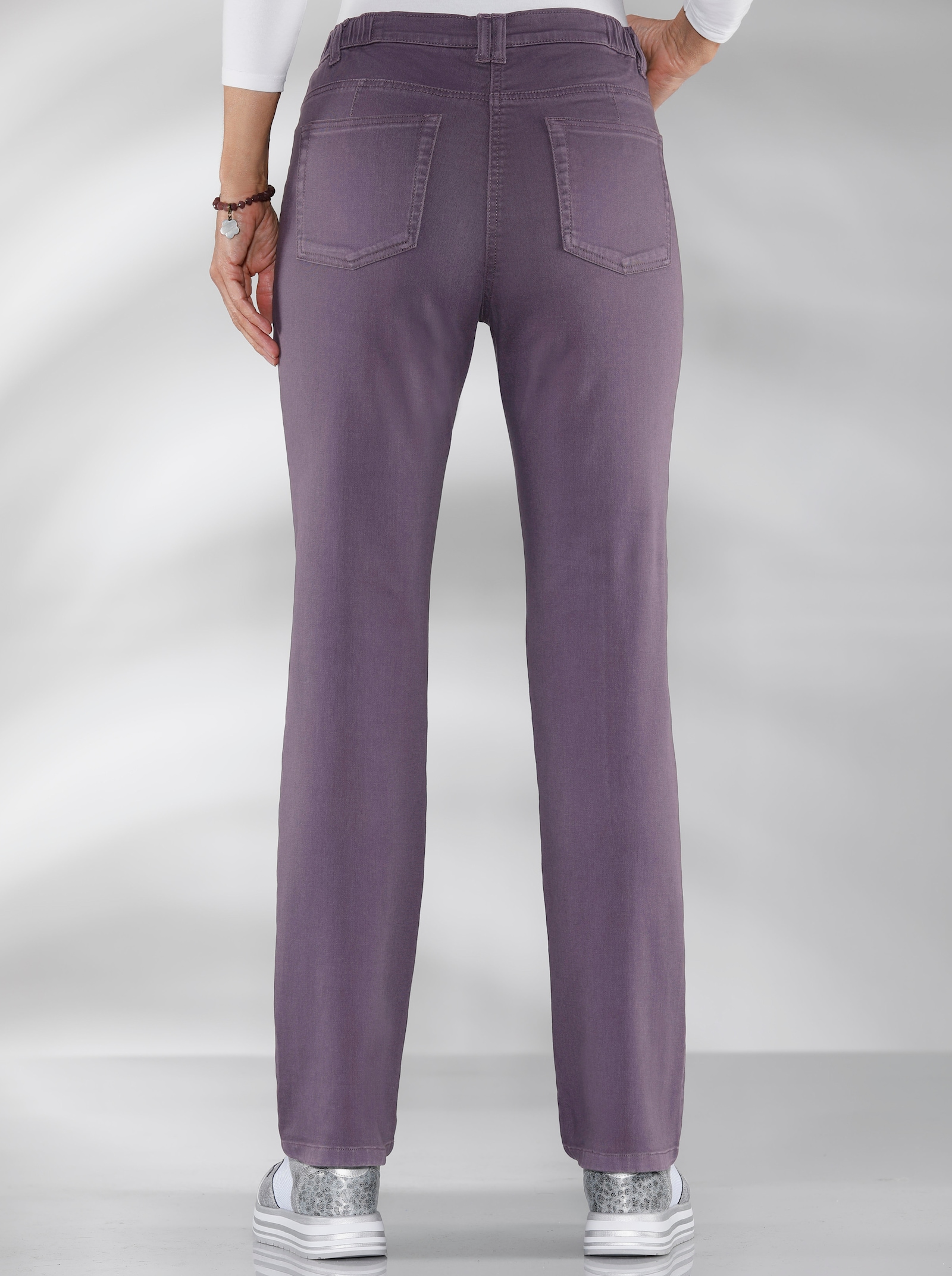 Stretch-Hose mit Nieten an den Taschen - lavendel