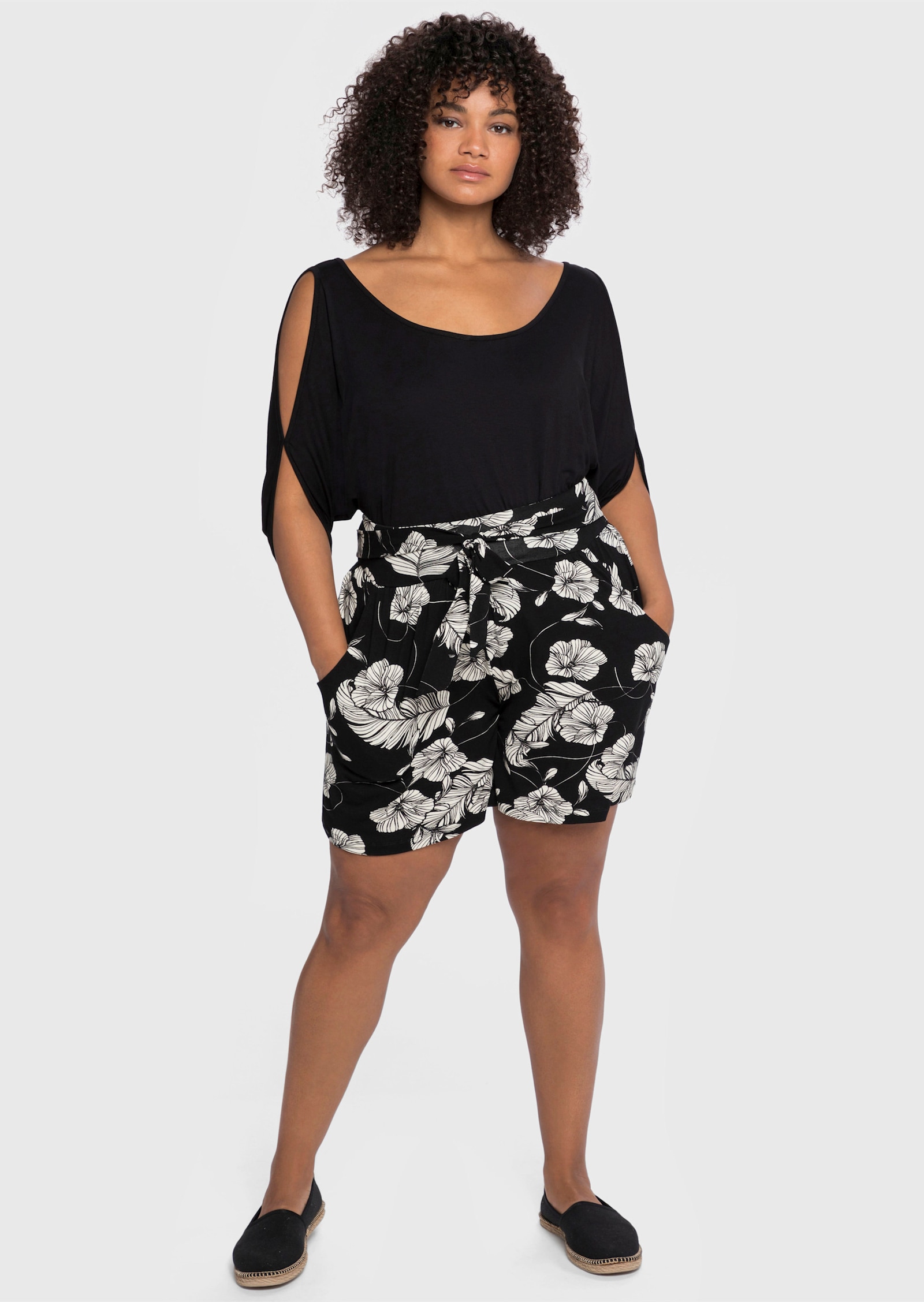 sheego Shirt met mouwen met split - zwart