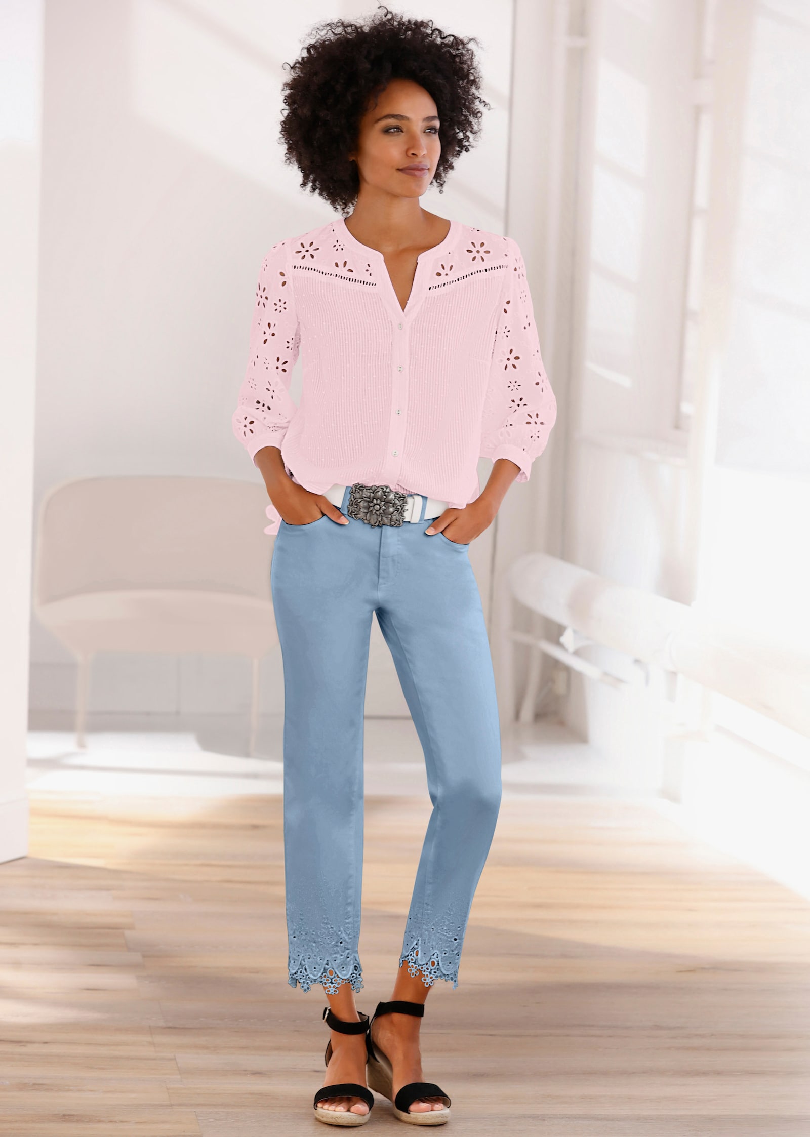 heine Baumwollbluse mit Lochstickerei - hellrosé