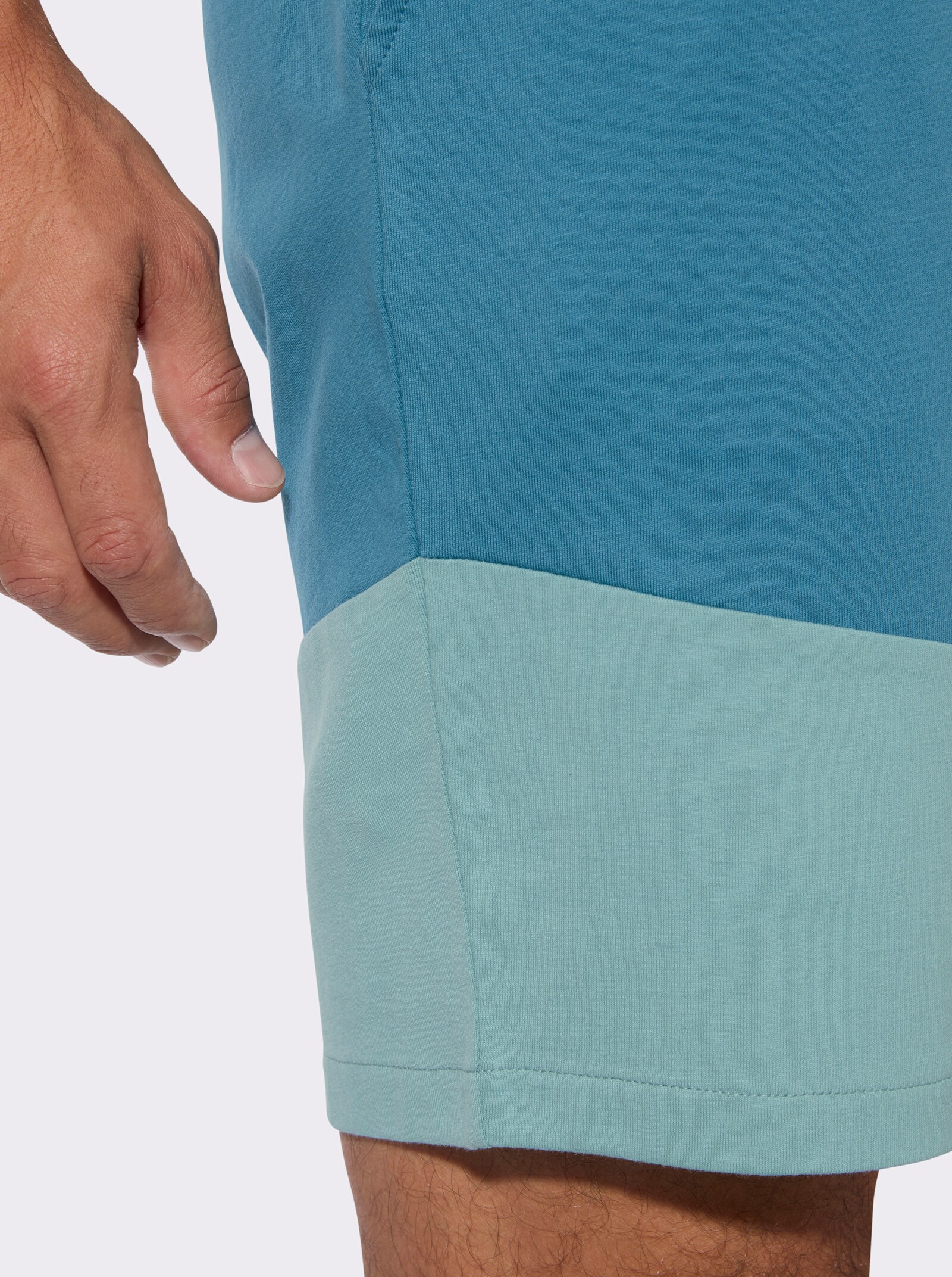 Bermudas mit farbigen Kontrasten - topas-ozean