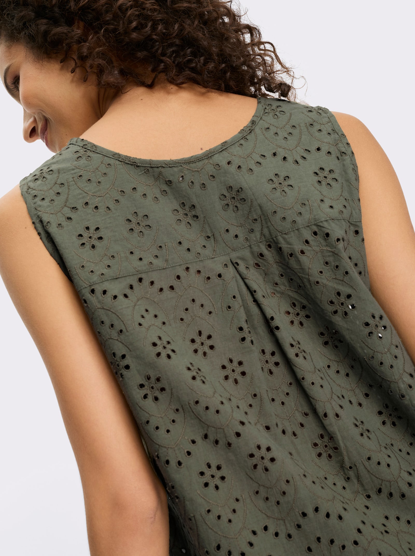 heine Blusentop aus Lochspitze - khaki