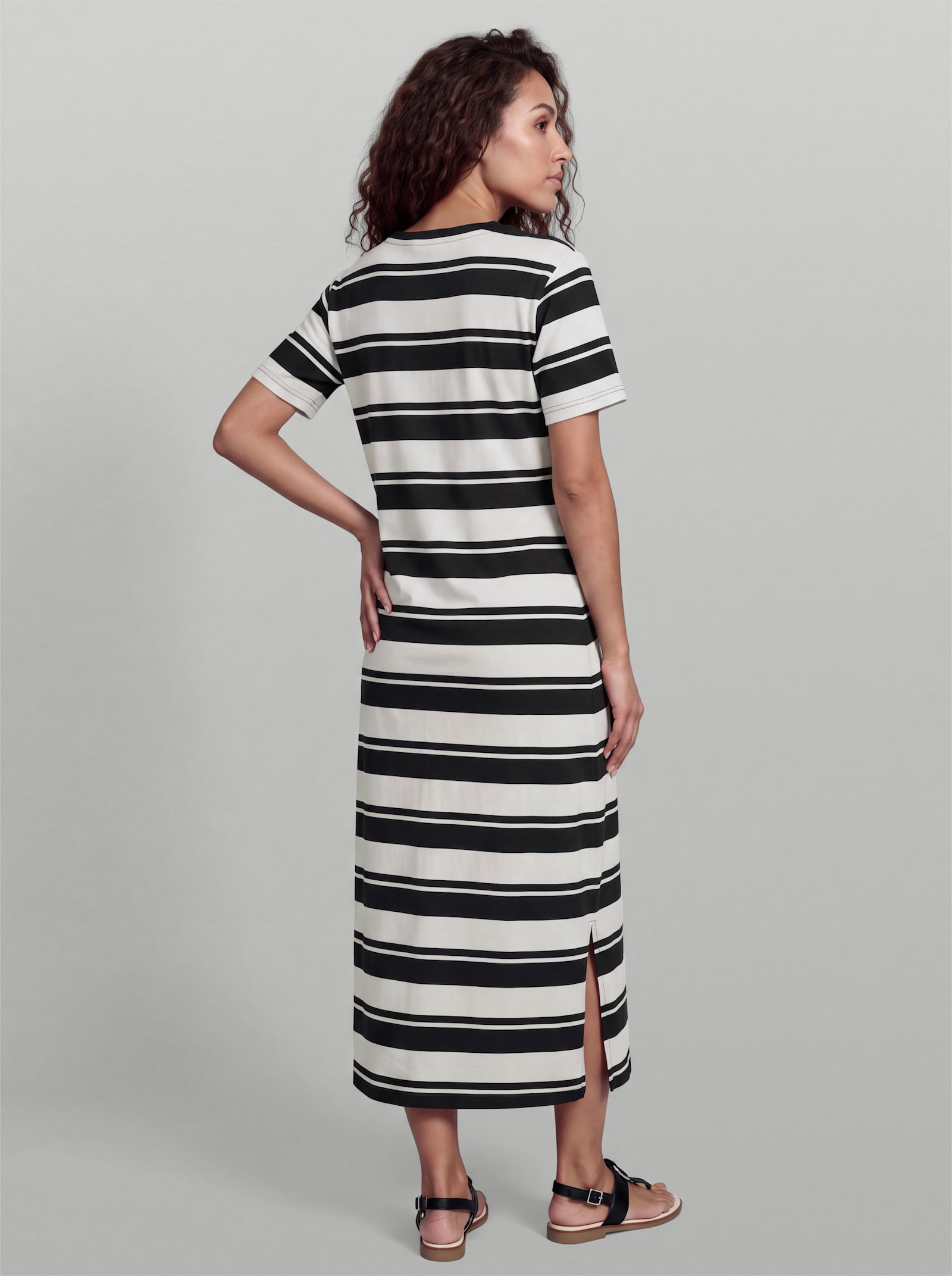 heine Jerseykleid mit Schlitz - schwarz-ecru-gestreift