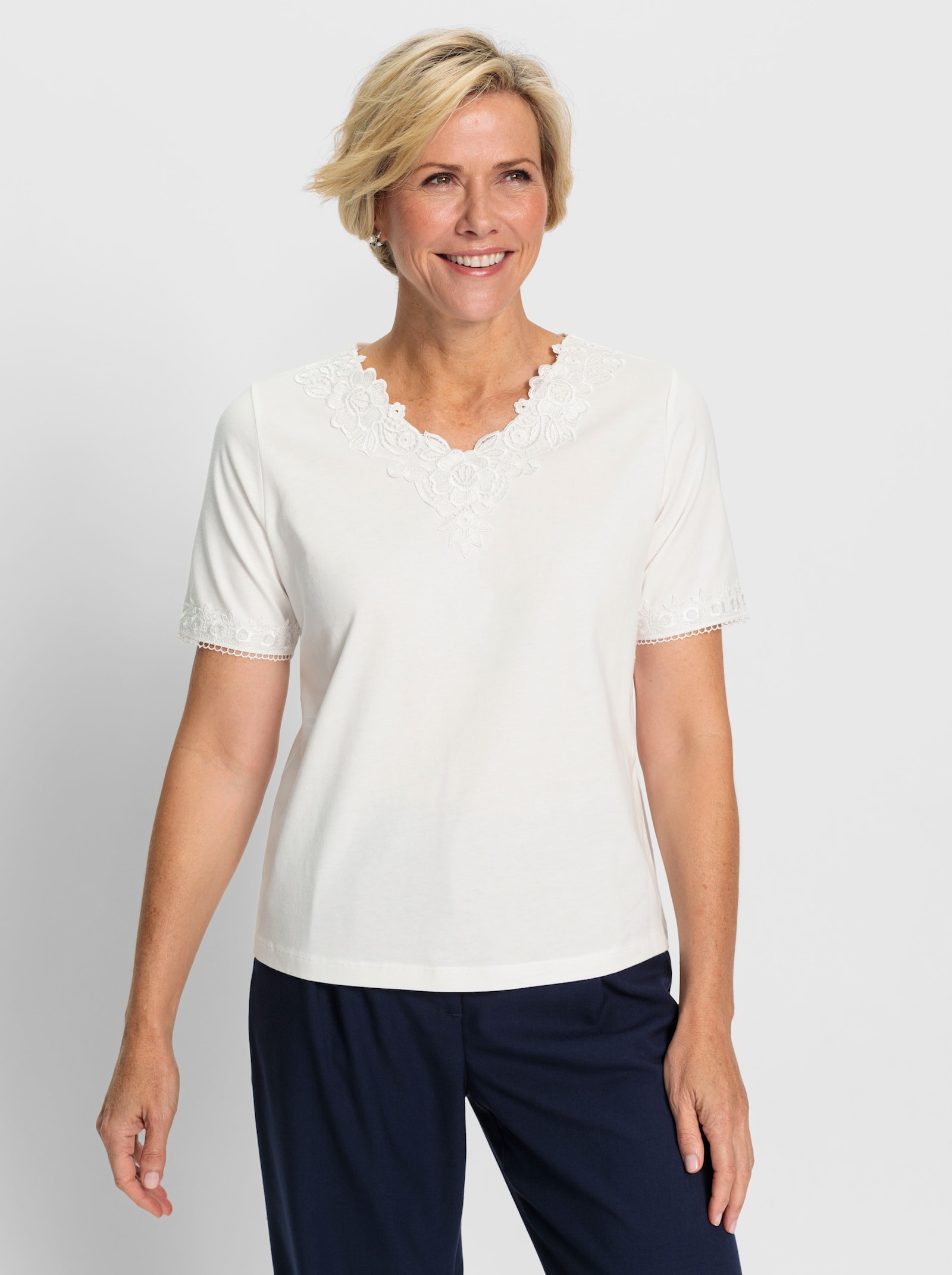 Kanten shirt met V-hals - ecru