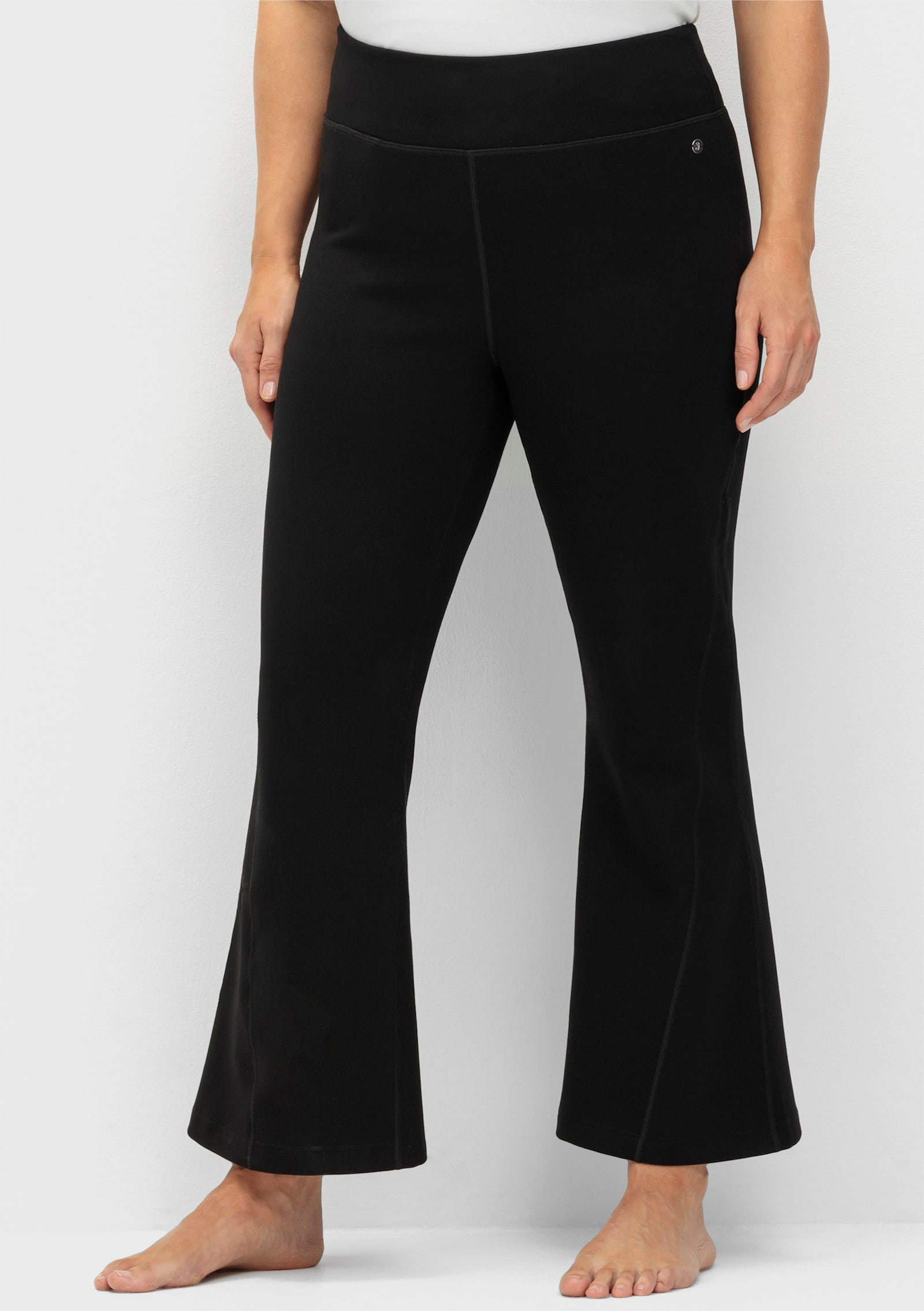 sheego Functionele broek in bootcut-model - zwart