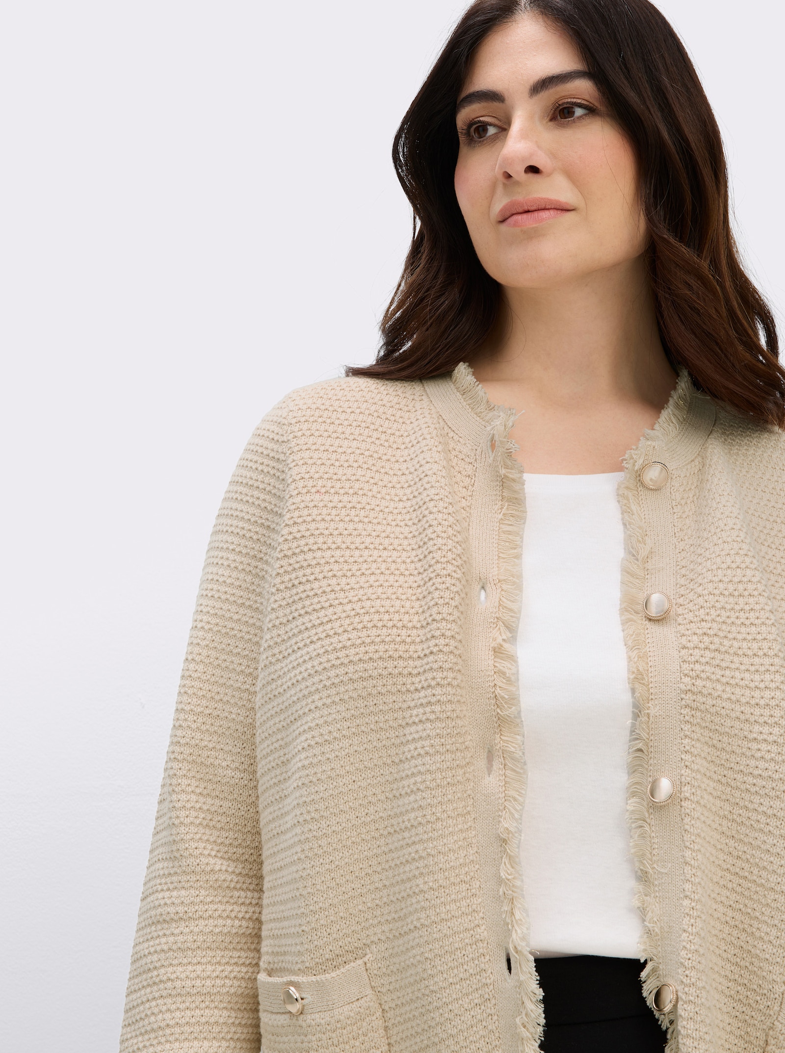 sheego Cardigan mit goldfarbenen Knöpfen - elfenbein