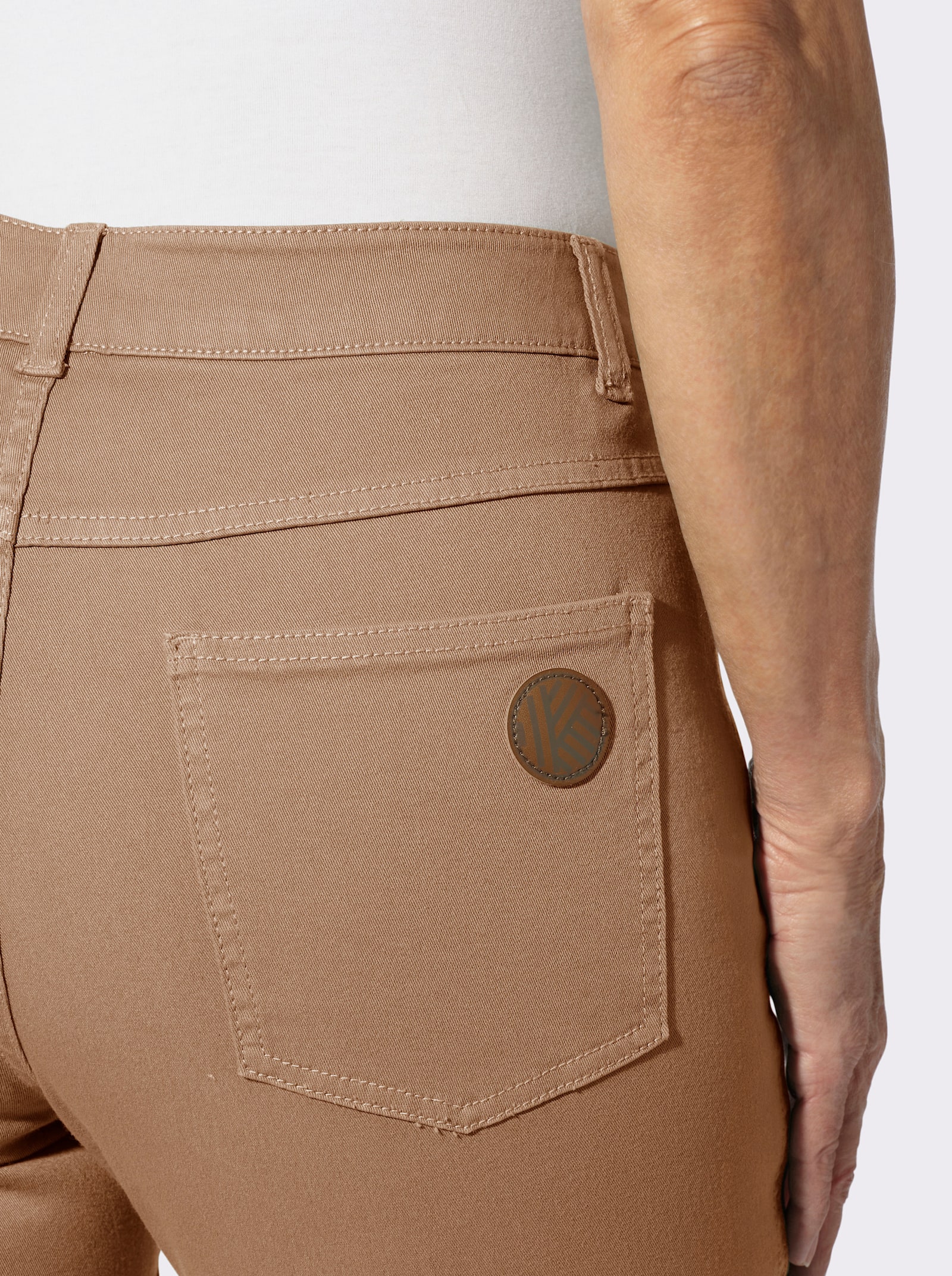 Röhrenjeans in Twill-Qualität - camel